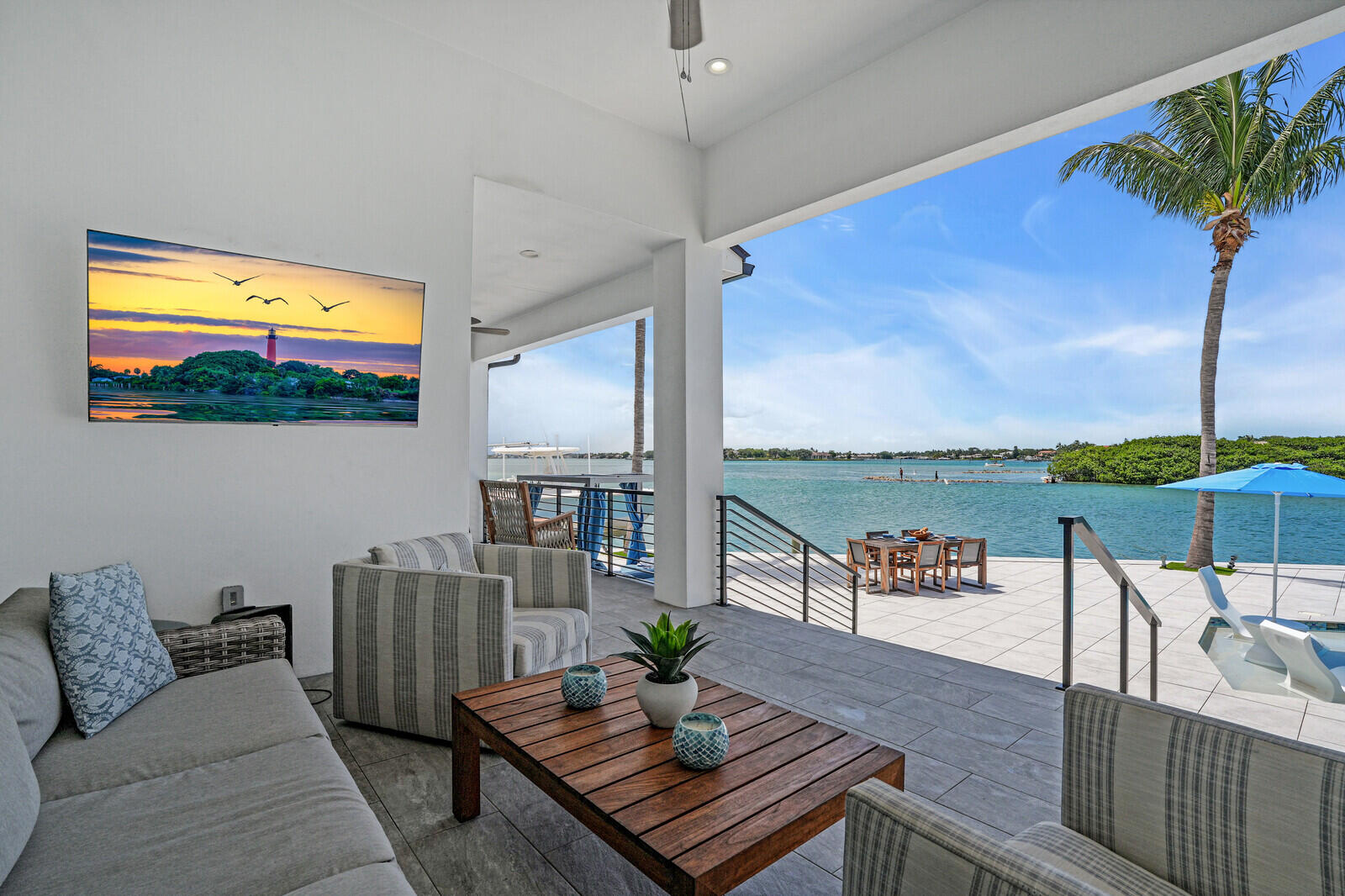 RIO VISTA OF ISLAND SHORES - Residential