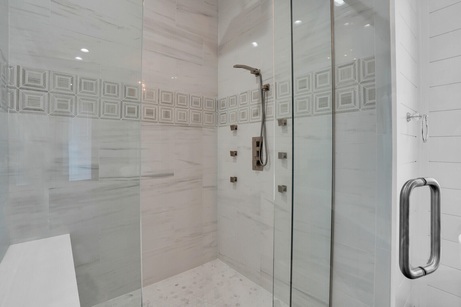 RIO VISTA OF ISLAND SHORES - Residential