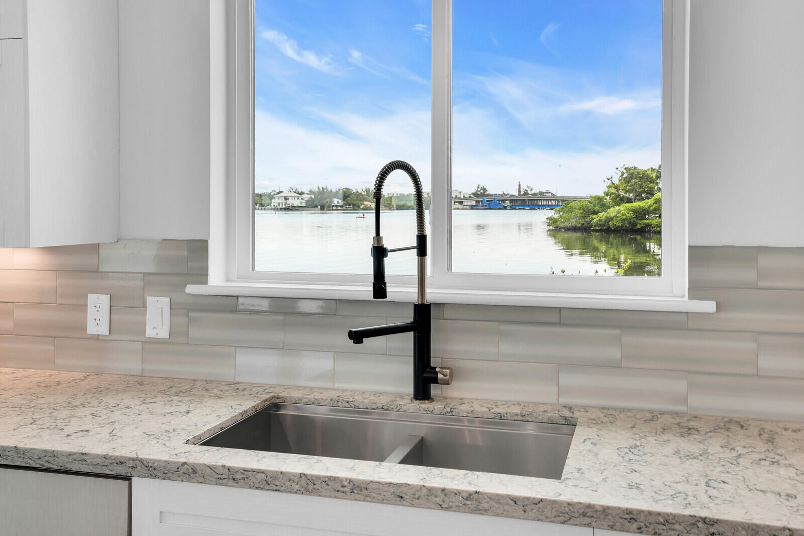 RIO VISTA OF ISLAND SHORES - Residential