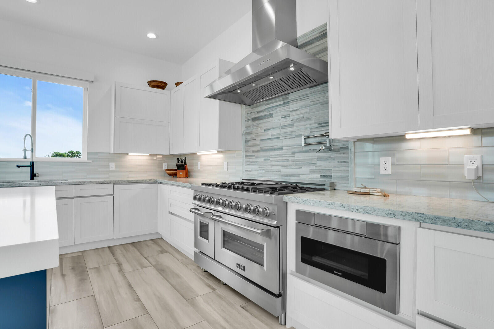 RIO VISTA OF ISLAND SHORES - Residential