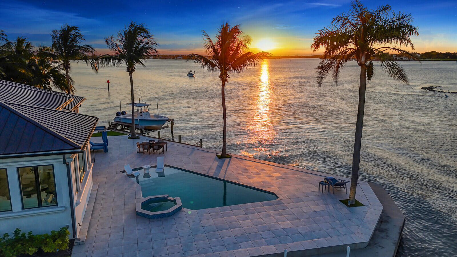 RIO VISTA OF ISLAND SHORES - Residential