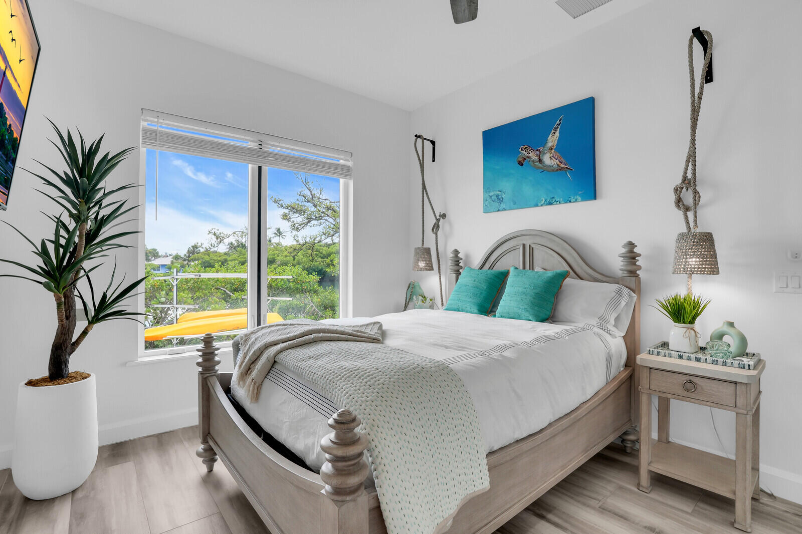 RIO VISTA OF ISLAND SHORES - Residential