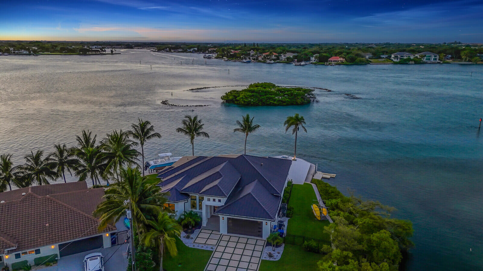 RIO VISTA OF ISLAND SHORES - Residential