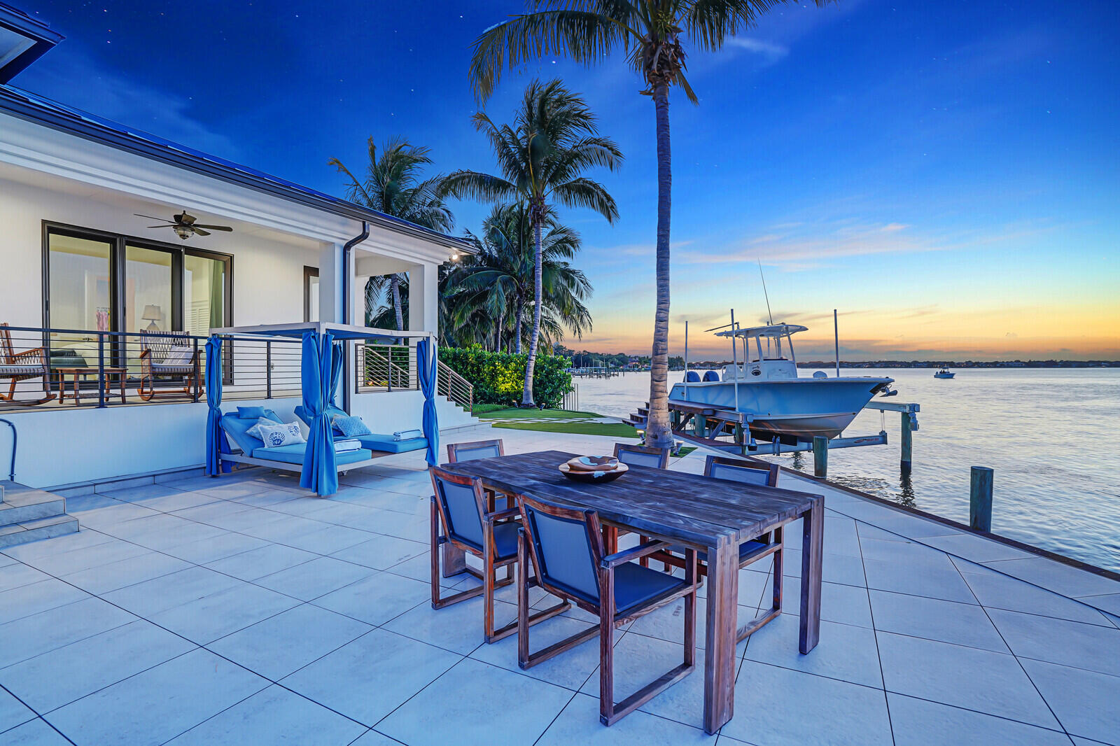 RIO VISTA OF ISLAND SHORES - Residential