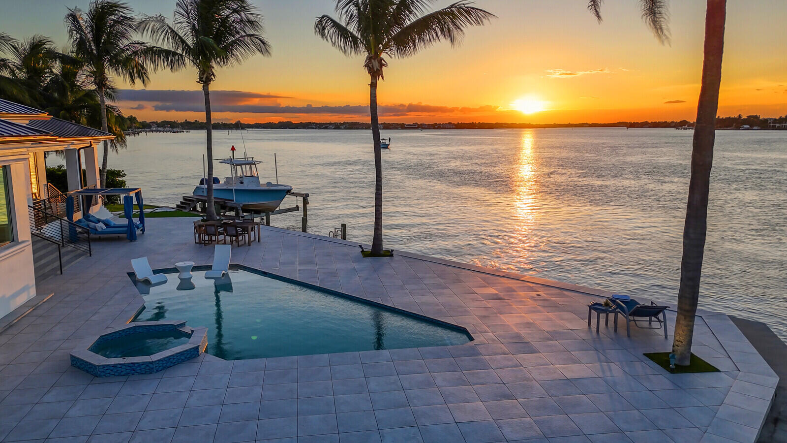 RIO VISTA OF ISLAND SHORES - Residential