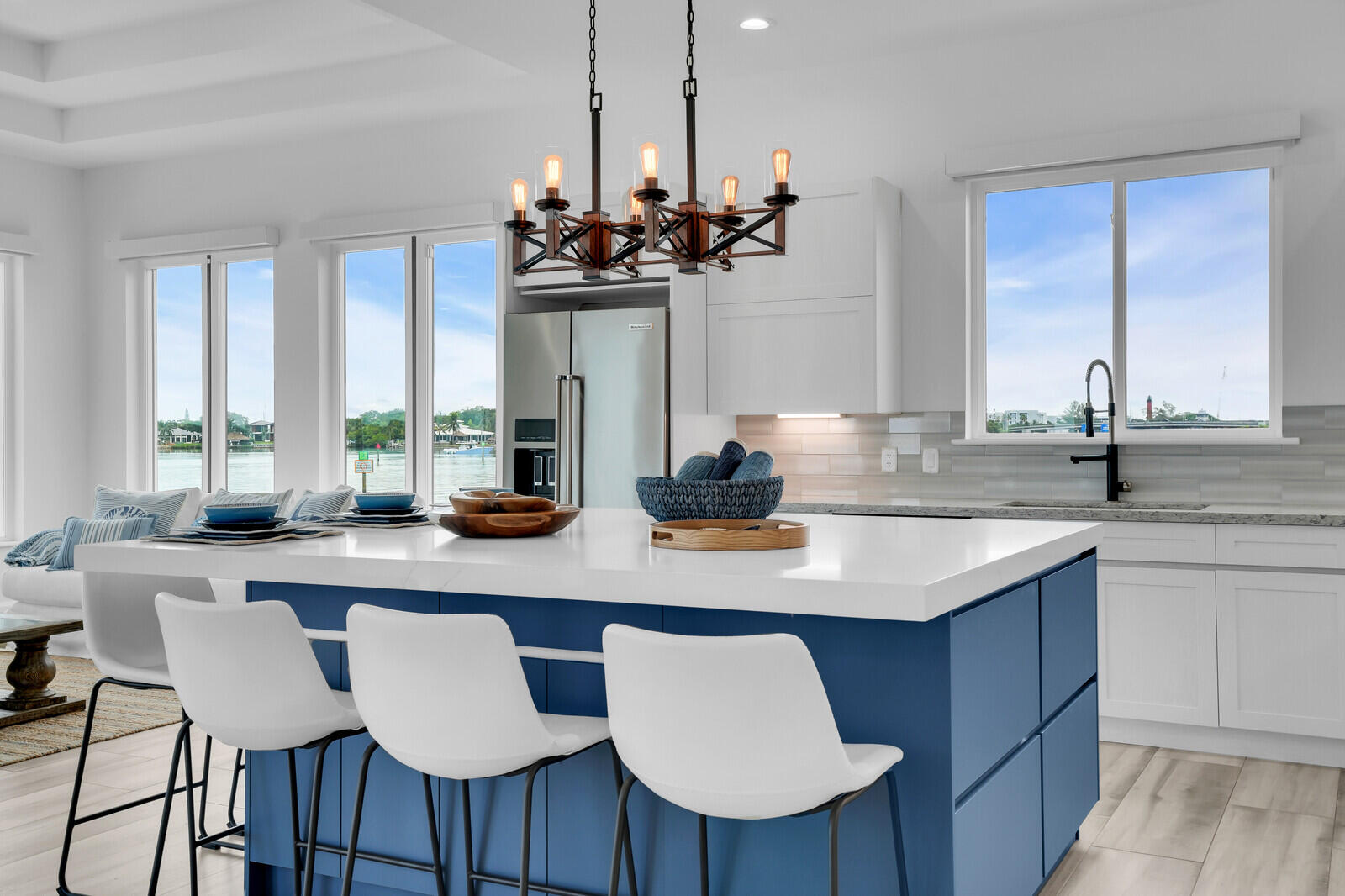 RIO VISTA OF ISLAND SHORES - Residential