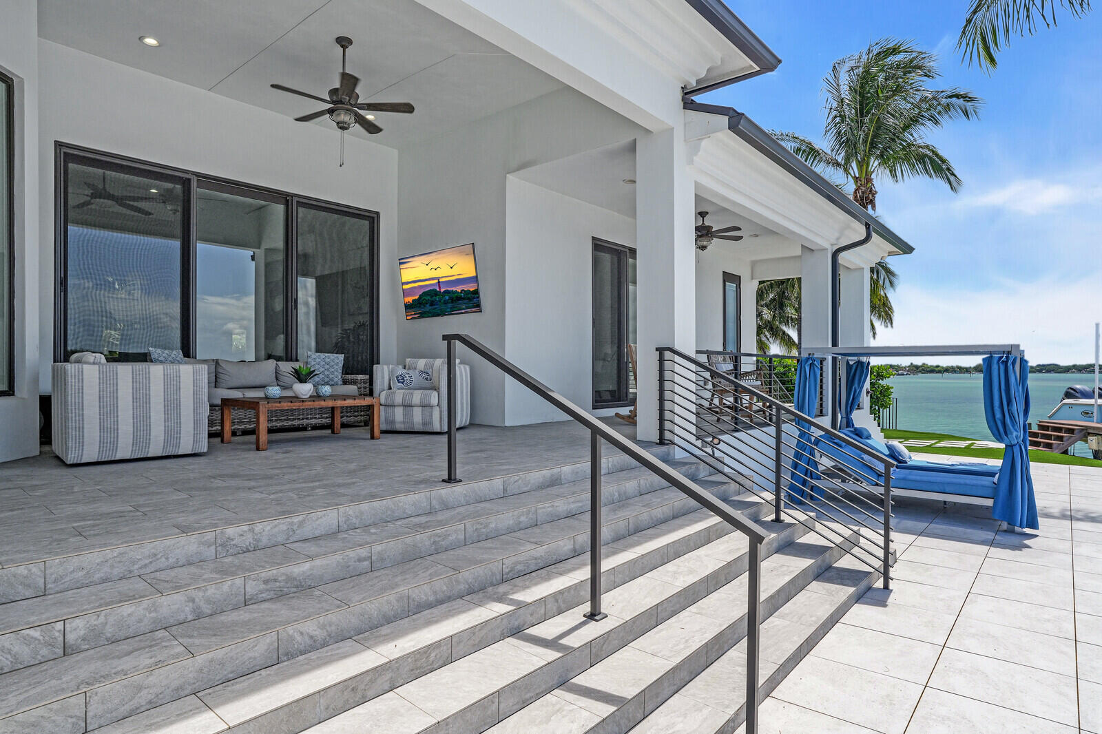 RIO VISTA OF ISLAND SHORES - Residential