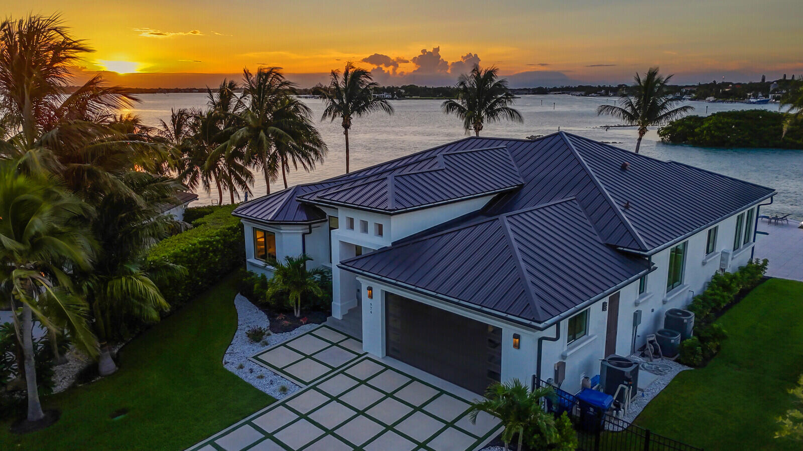 RIO VISTA OF ISLAND SHORES - Residential