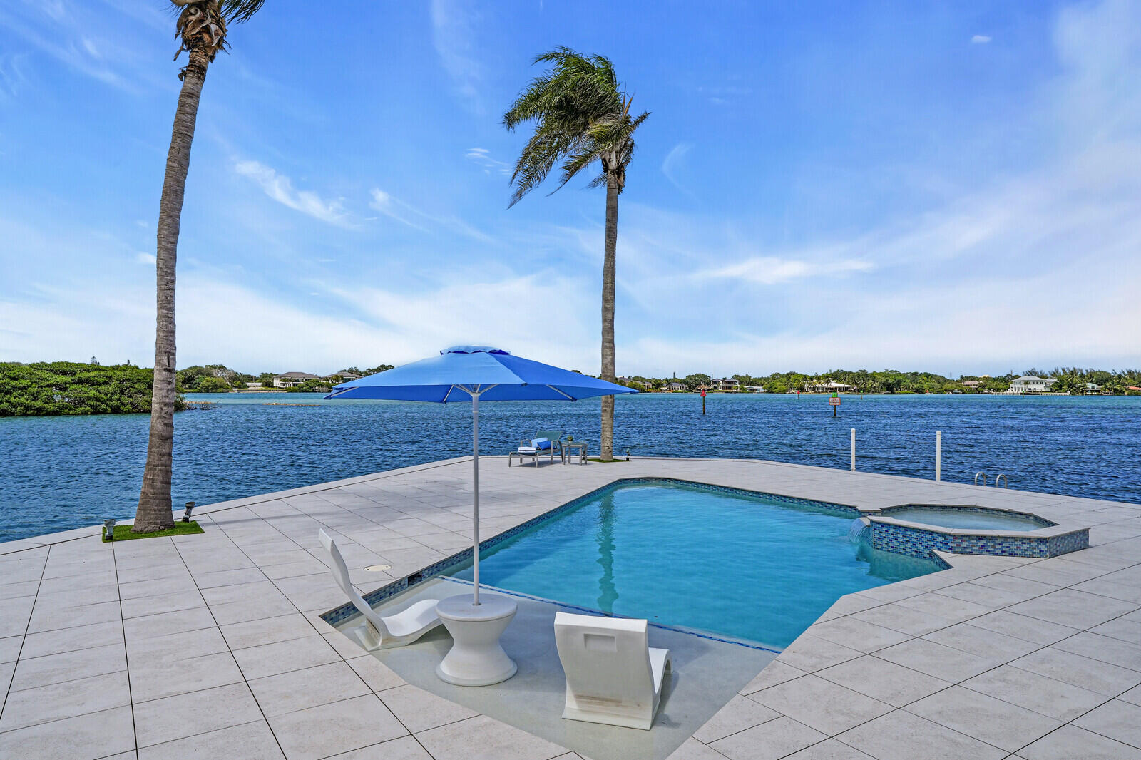 RIO VISTA OF ISLAND SHORES - Residential