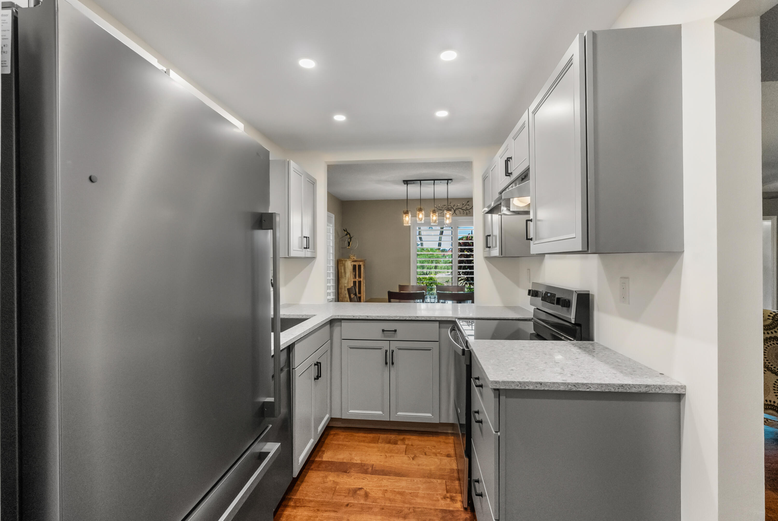 MILES GRANT CONDO - Residential