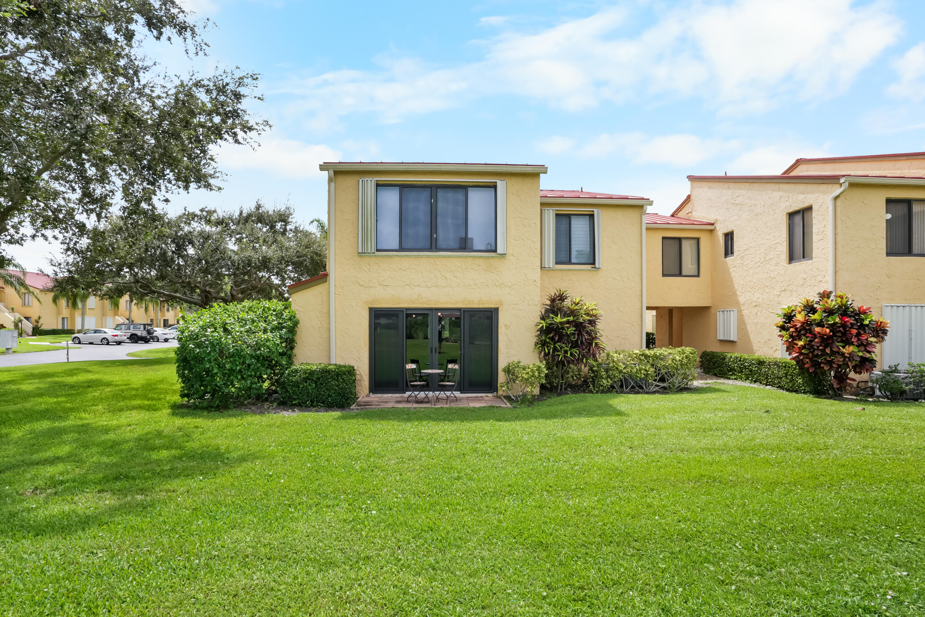 MILES GRANT CONDO - Residential