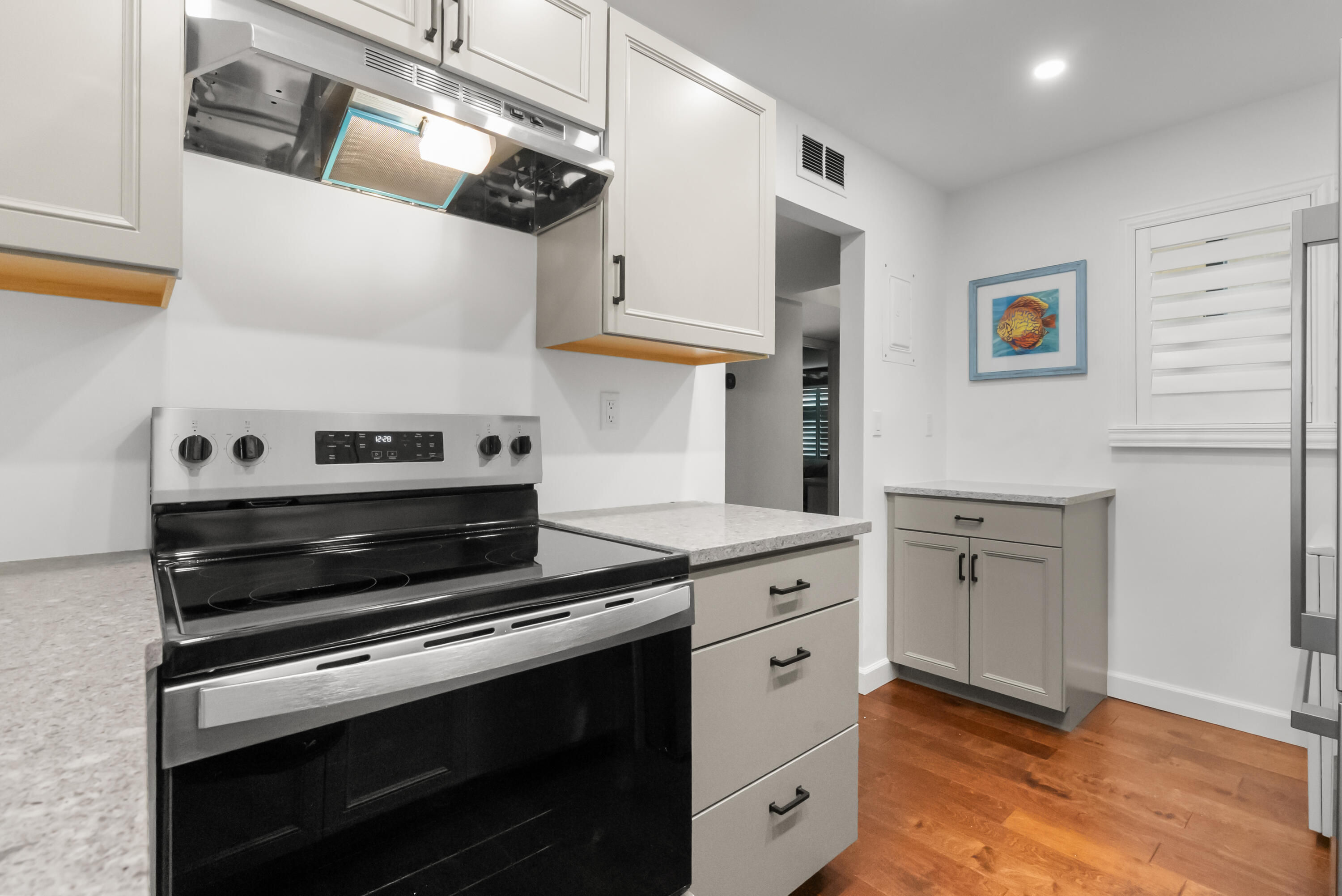 MILES GRANT CONDO - Residential