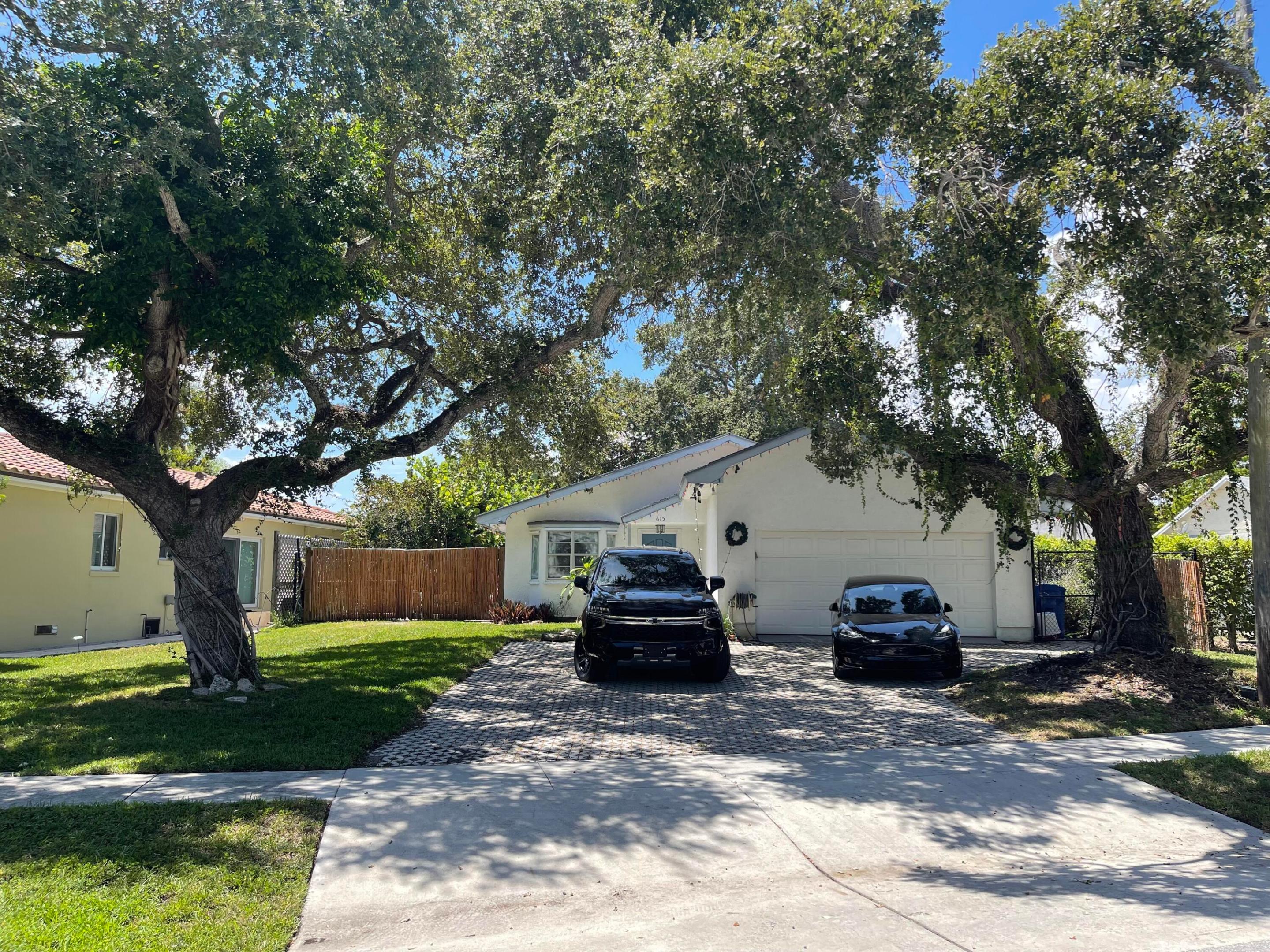 LAKESIDE POINT ADD TO LANTANA - Residential