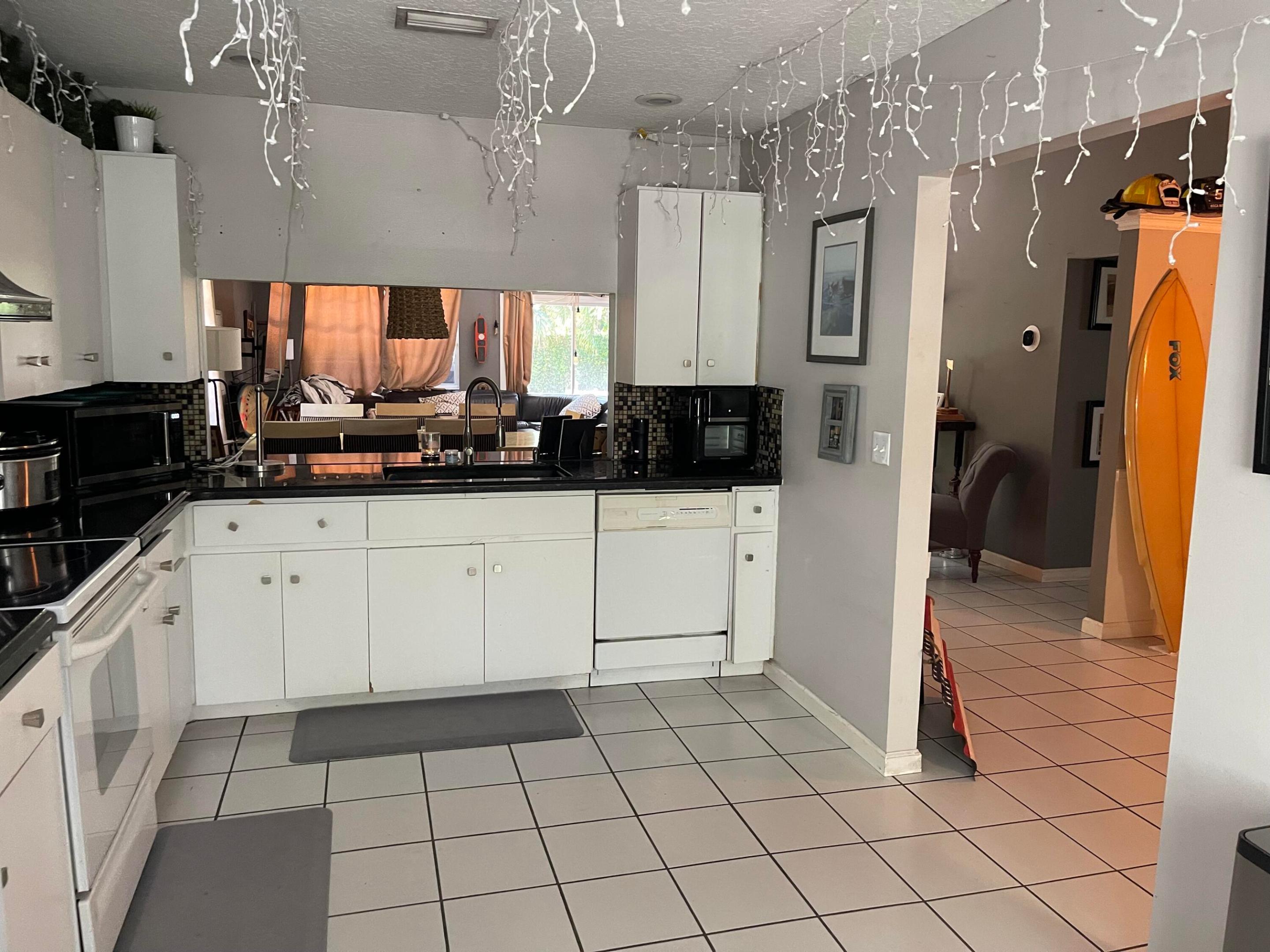 LAKESIDE POINT ADD TO LANTANA - Residential