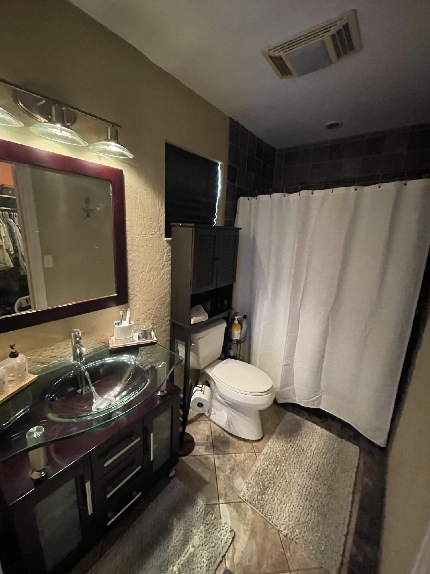 LAKESIDE POINT ADD TO LANTANA - Residential