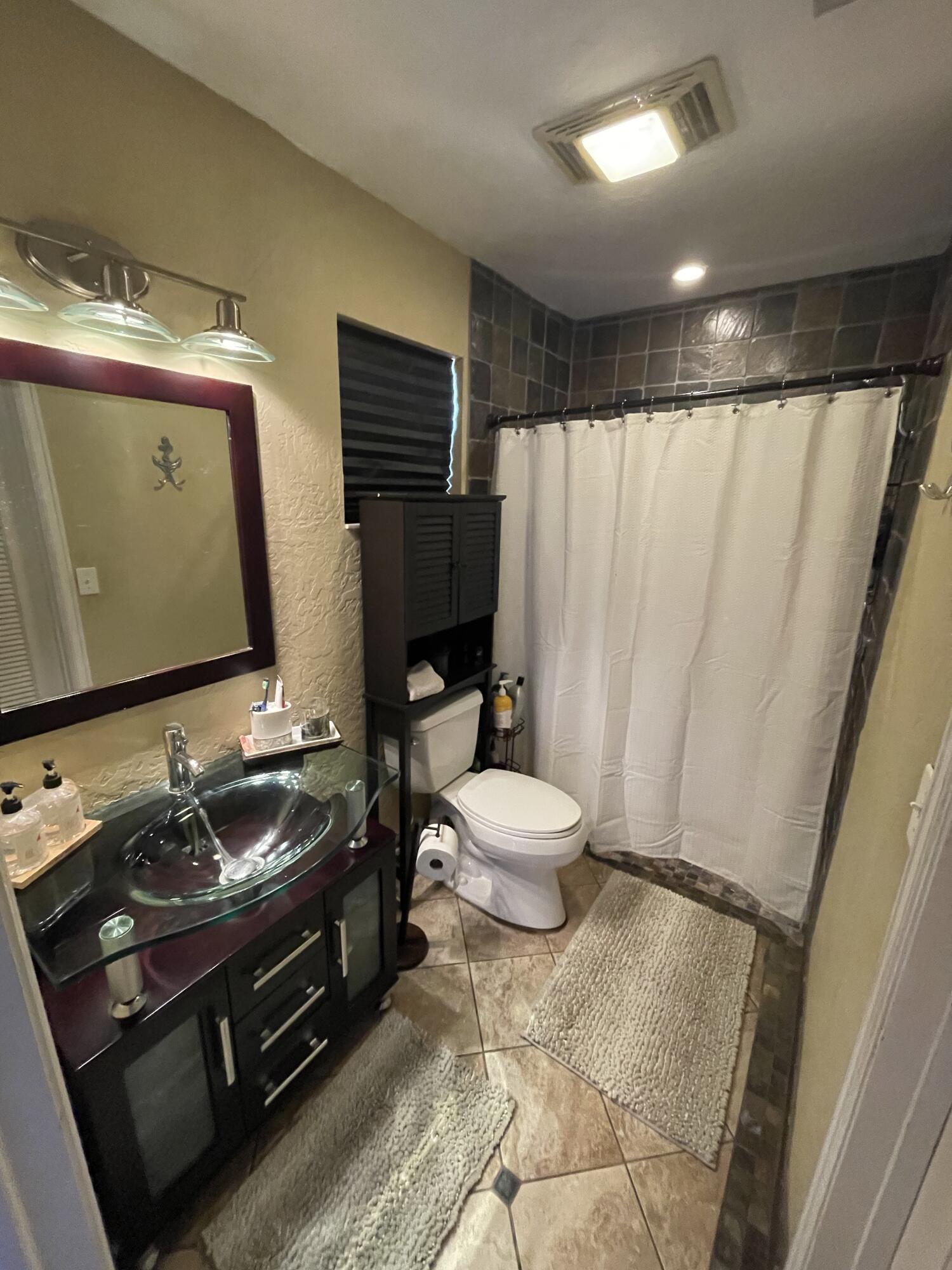 LAKESIDE POINT ADD TO LANTANA - Residential