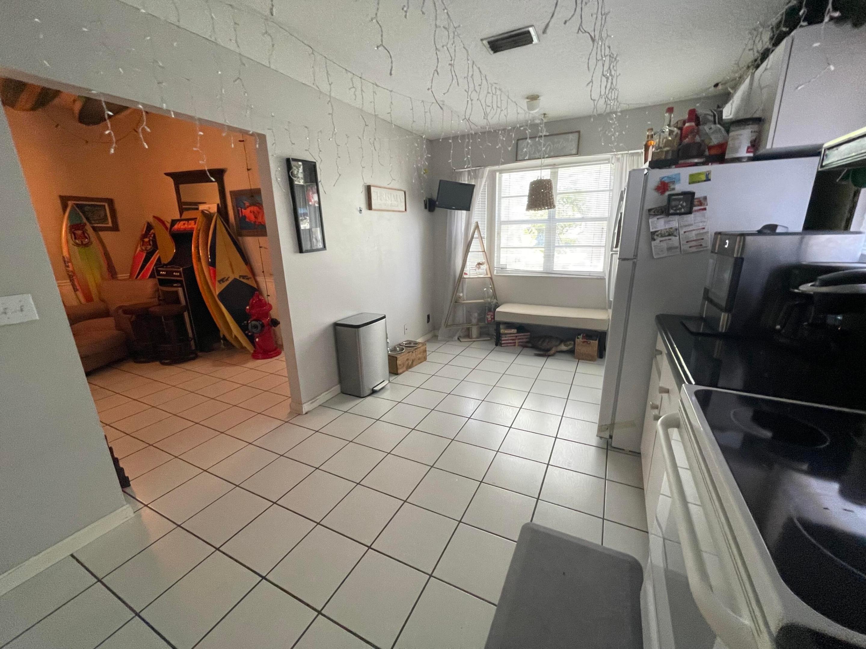 LAKESIDE POINT ADD TO LANTANA - Residential