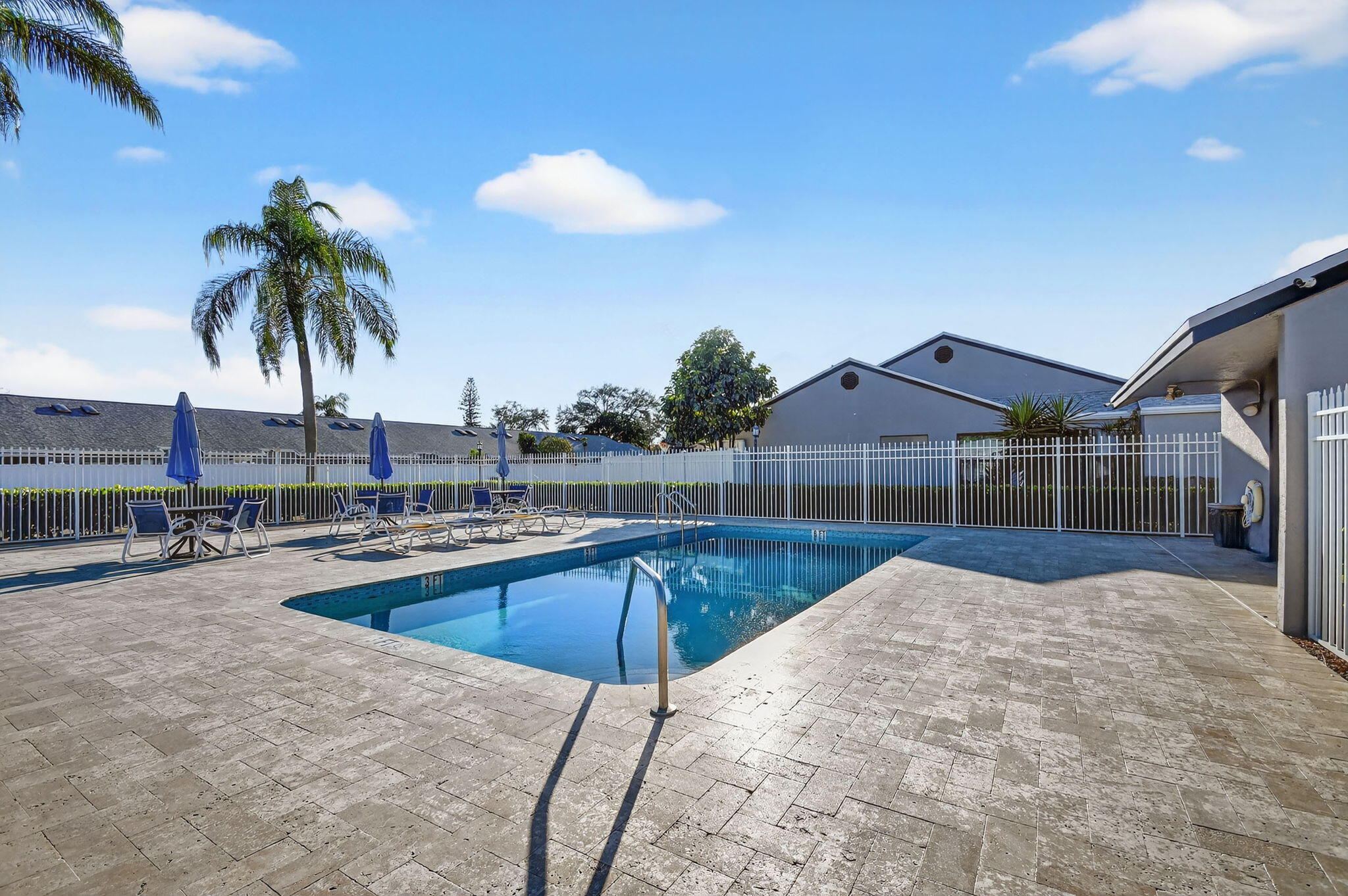 LAKESIDE GREEN 7 - Residential