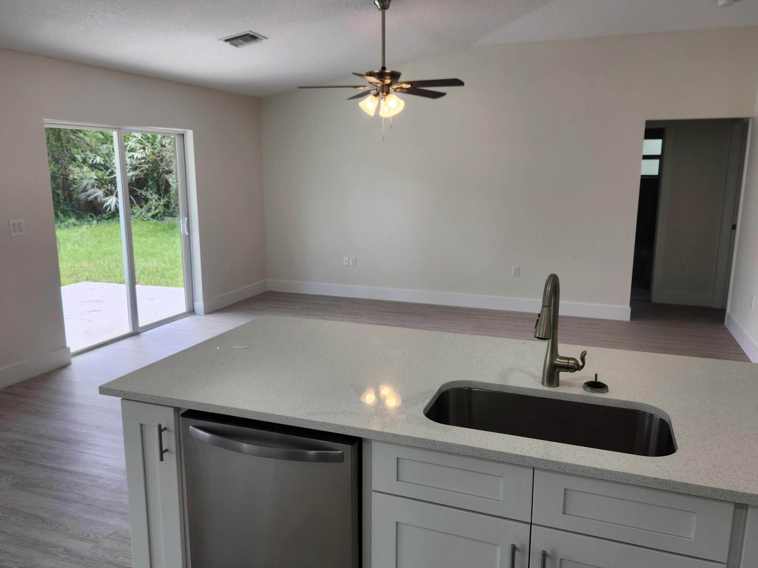 LAKEWOOD PARK UNIT 5 - Residential Lease