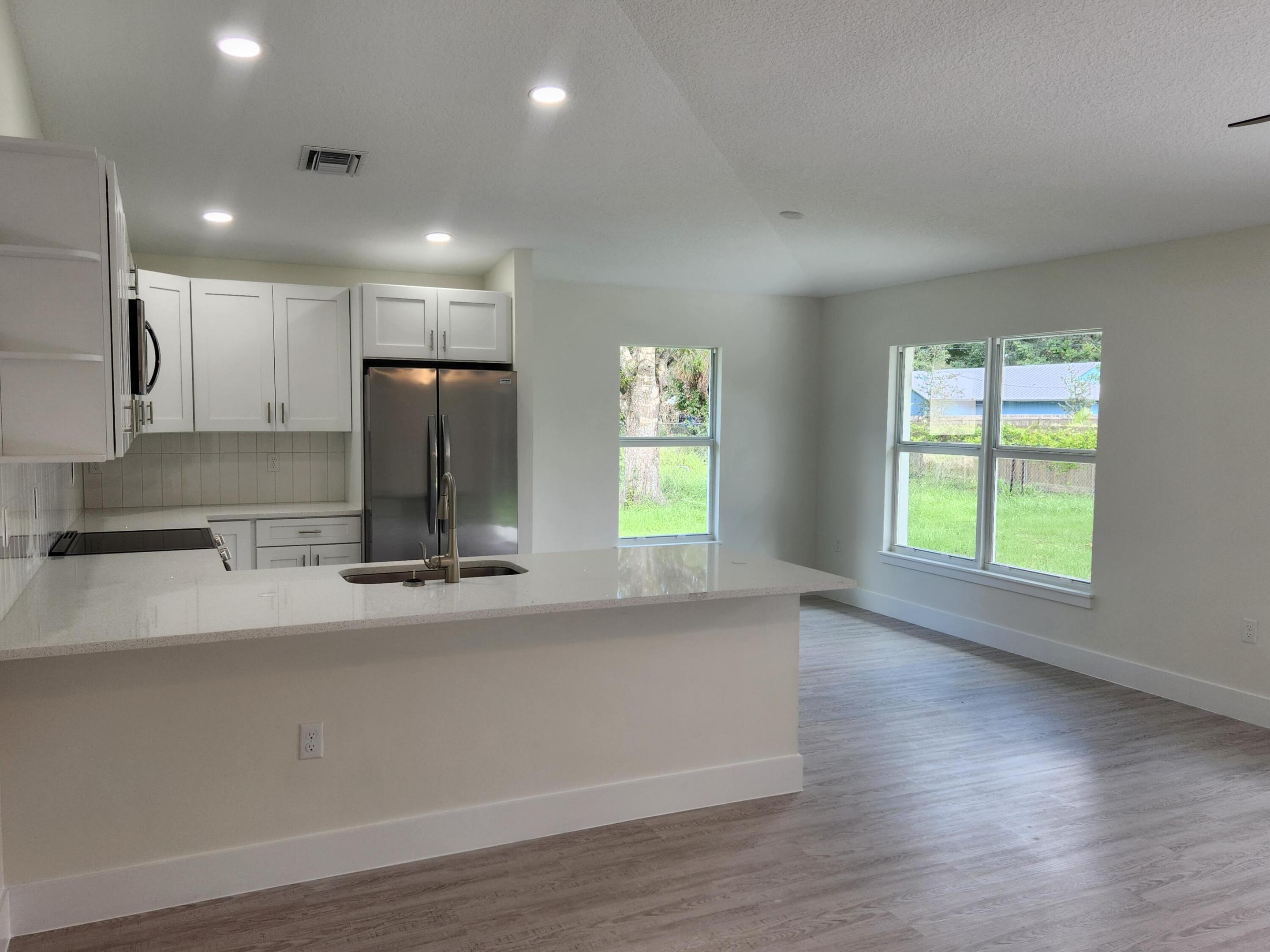 LAKEWOOD PARK UNIT 5 - Residential Lease