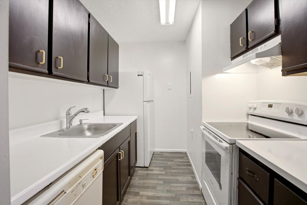 Photo of 1153 Lake Victoria Drive #H, West Palm Beach, FL 33411 (MLS # B26018273)