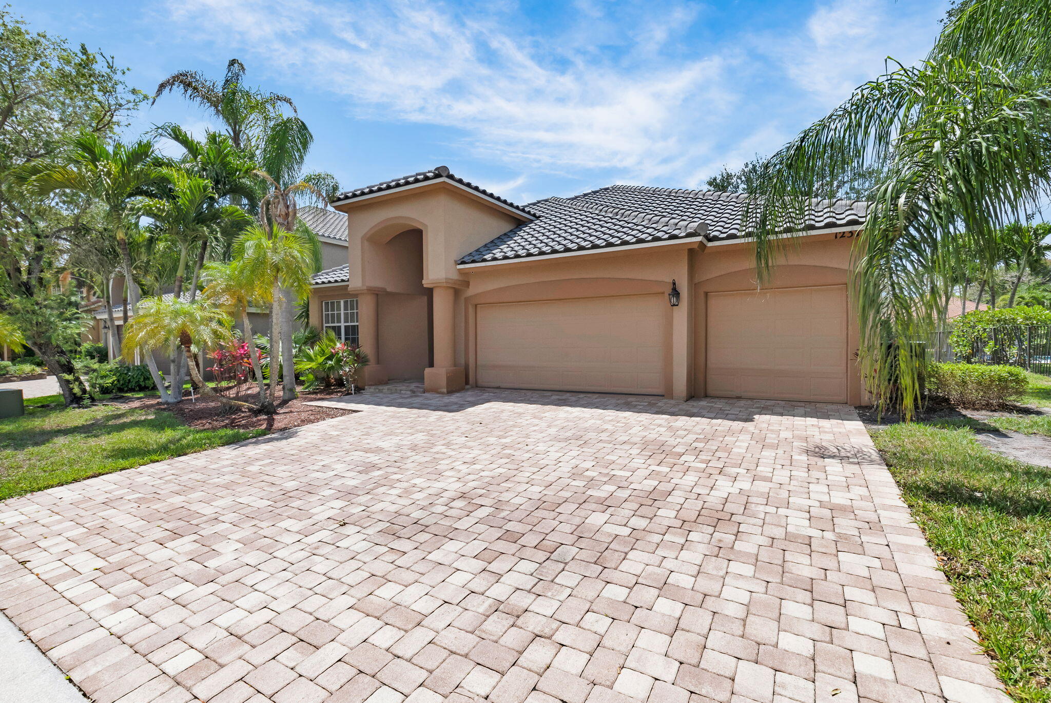12372 Cascades Pointe Drive