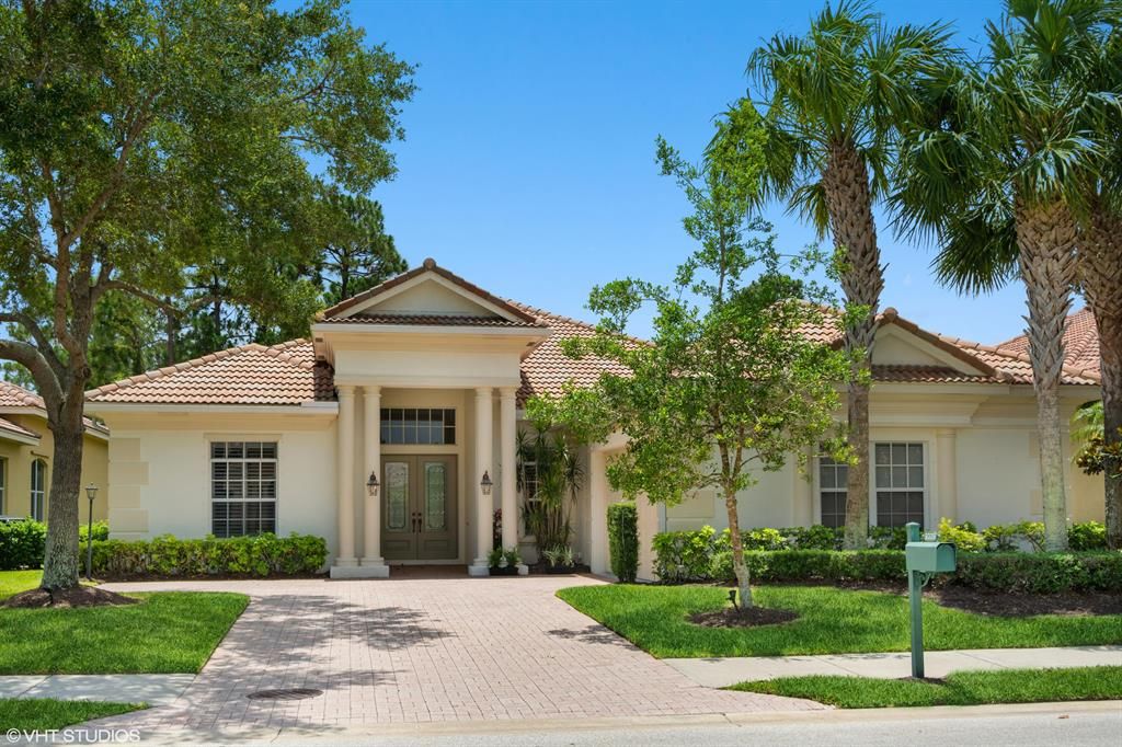 Photo of 9329 Briarcliff Trace, Port Saint Lucie, FL 34986 (MLS # R10718546)