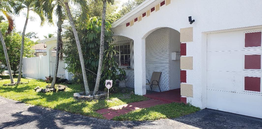 1949 SW 28 Terrace
