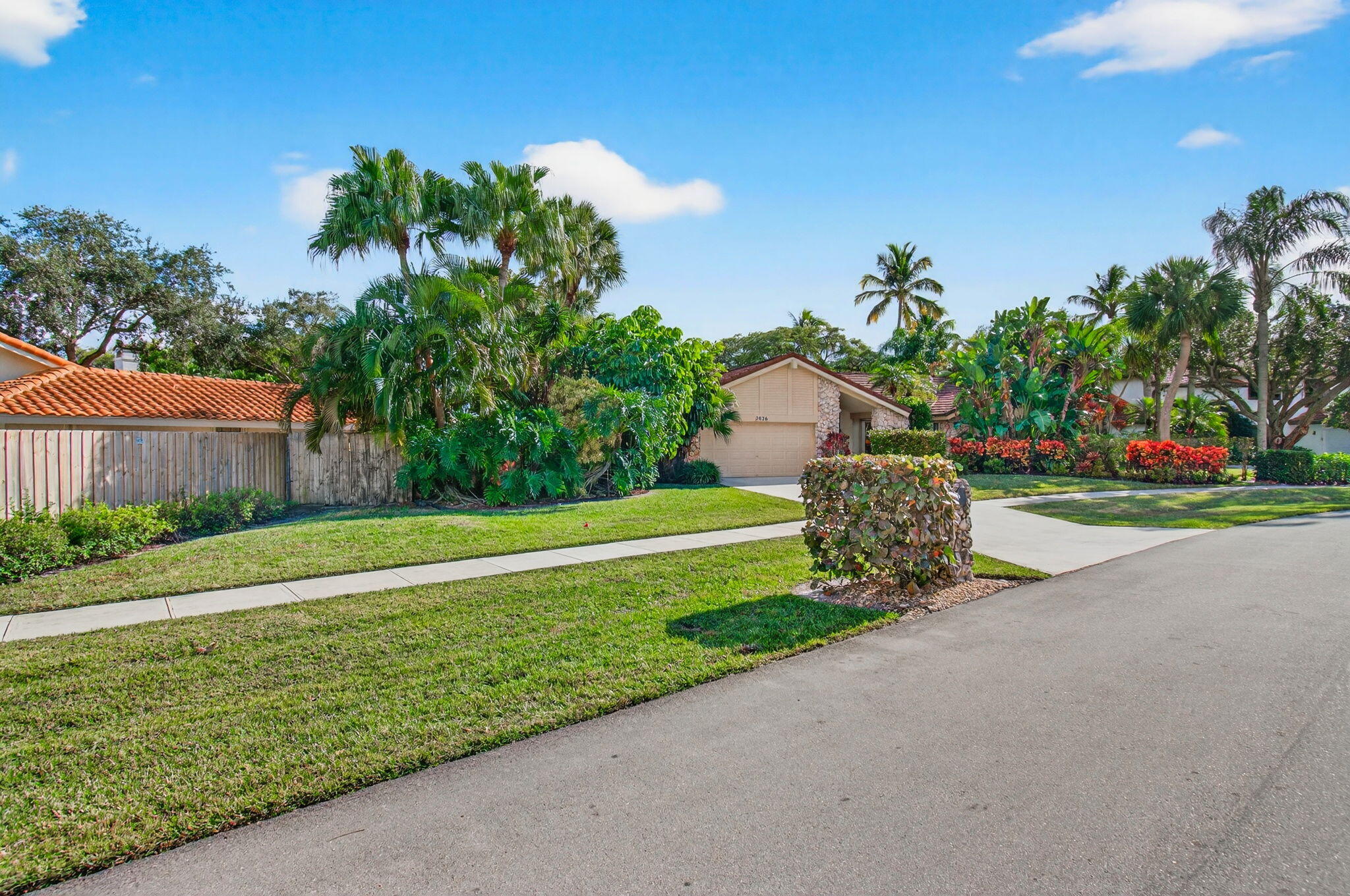 GREENVIEW SHORES 2 OF WELLINGTON - Residential