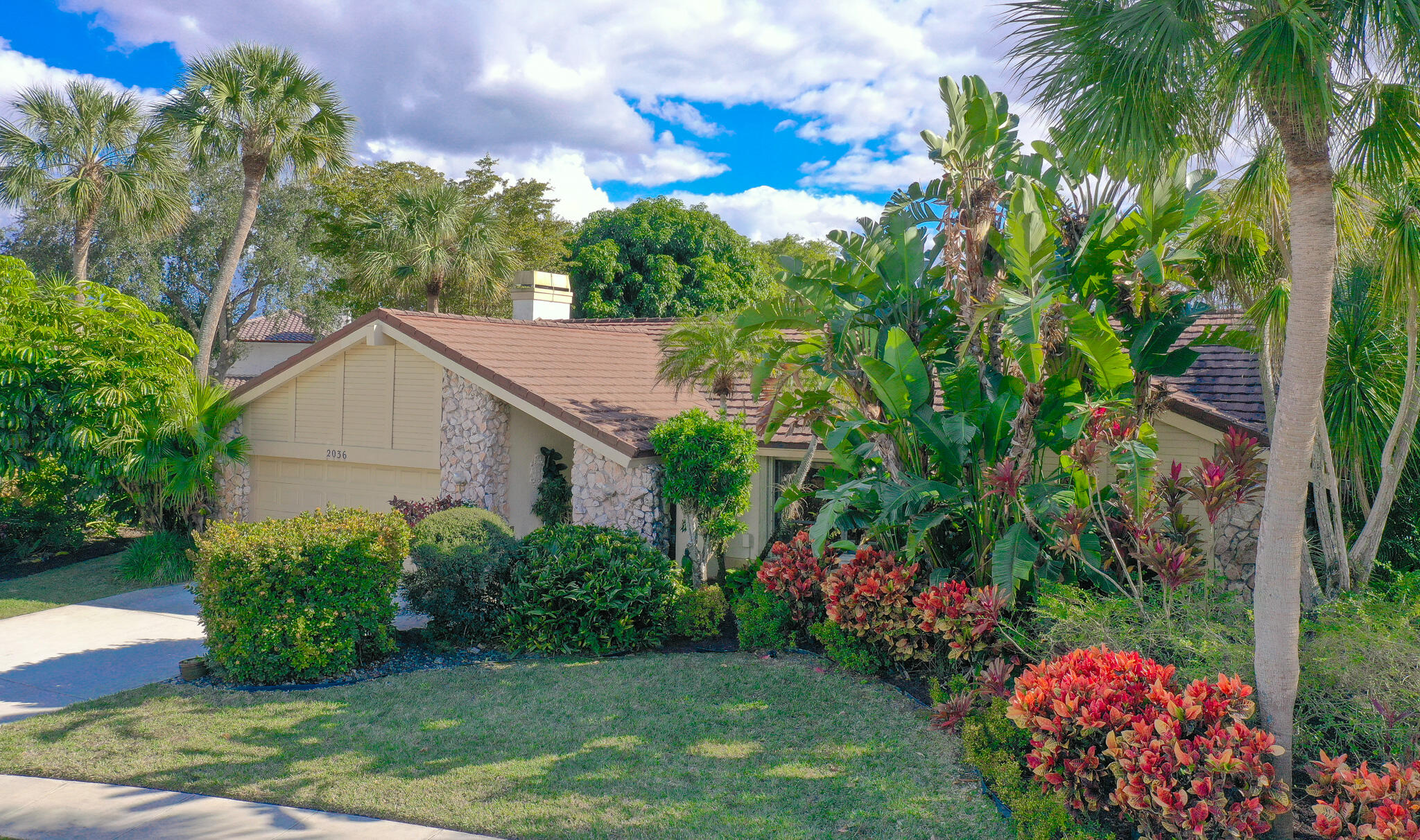 GREENVIEW SHORES 2 OF WELLINGTON - Residential