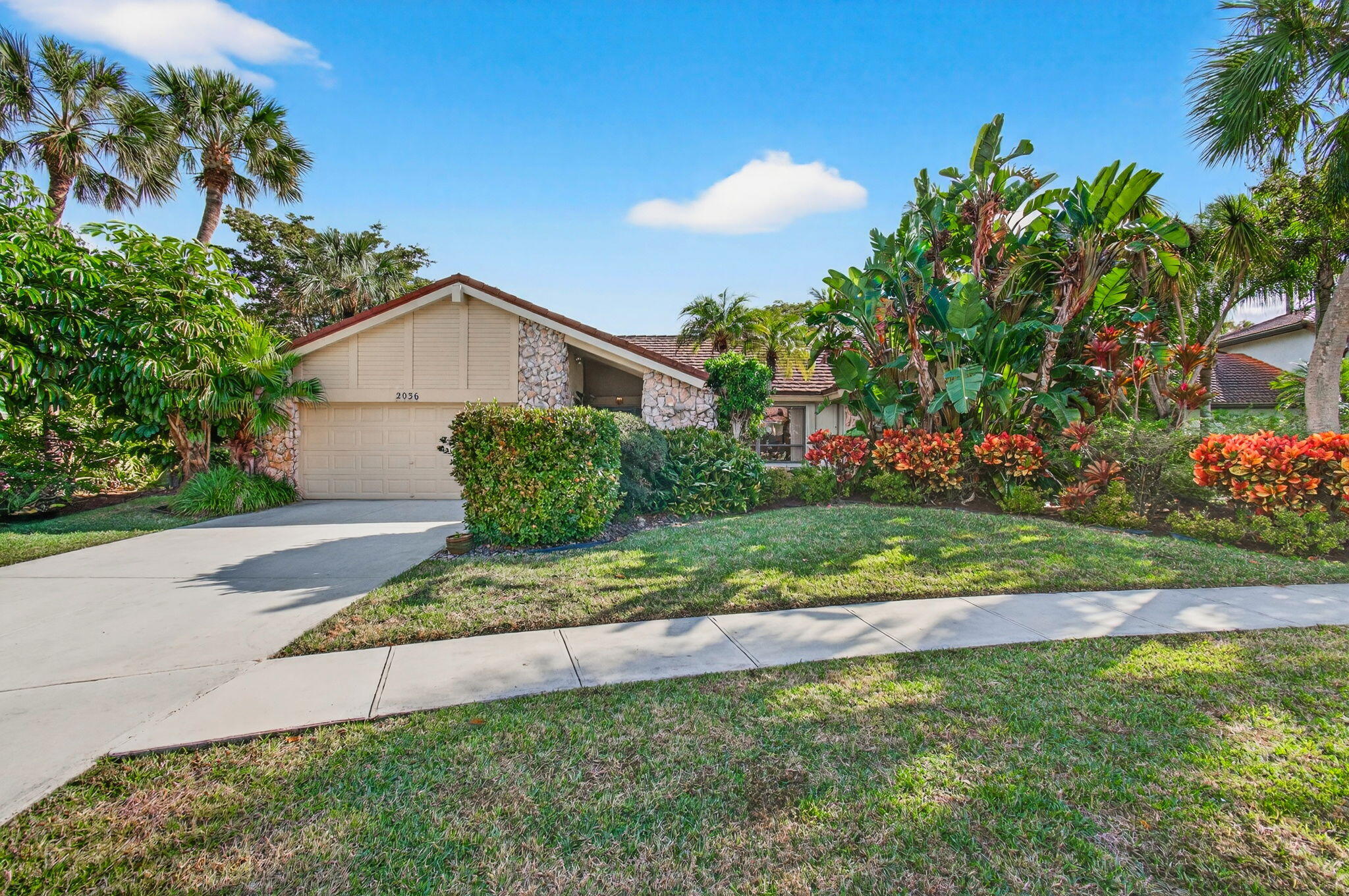 GREENVIEW SHORES 2 OF WELLINGTON - Residential