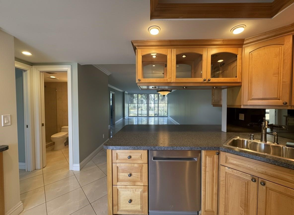 2731 NE 14th Street Causeway 227