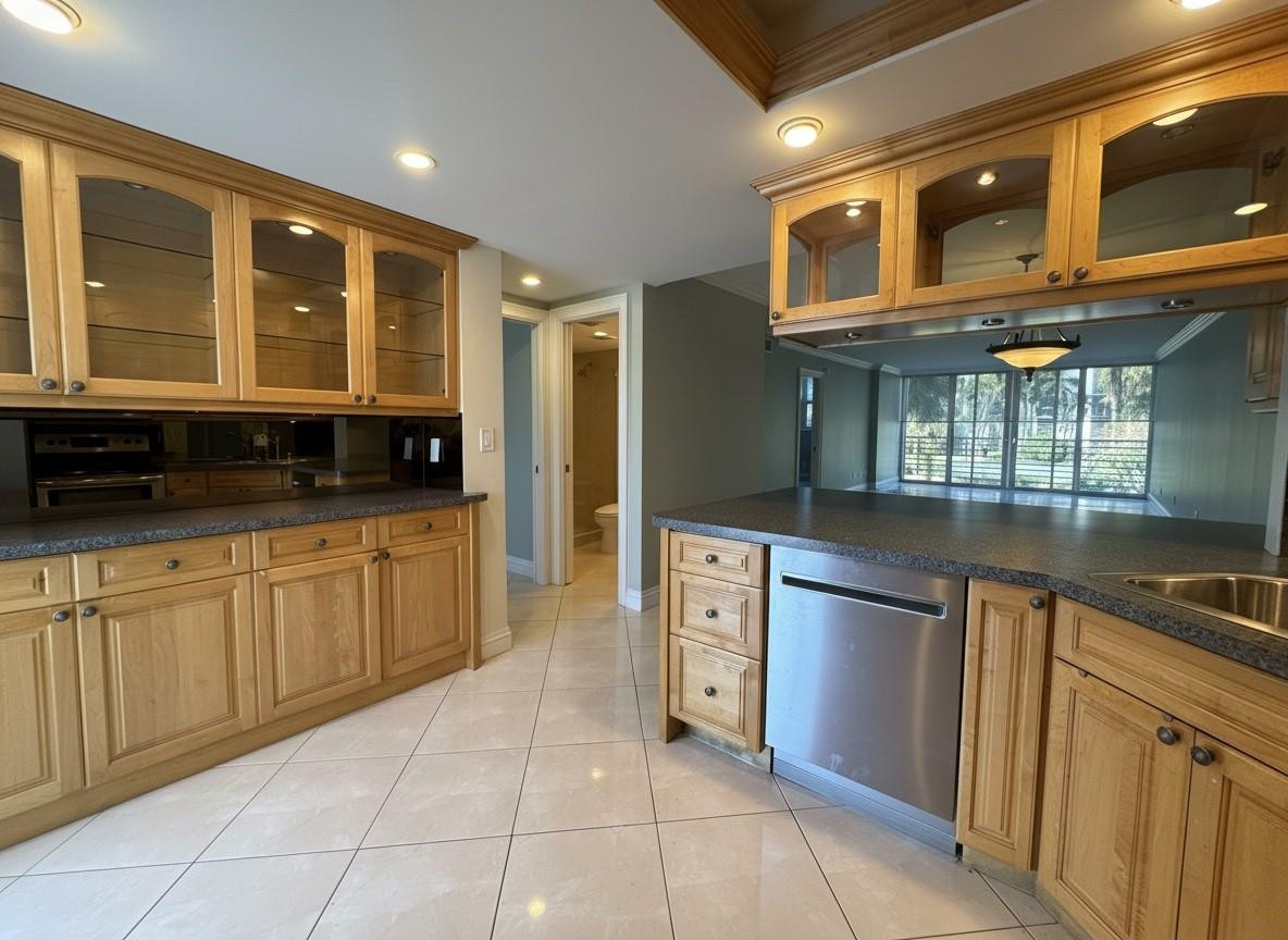 2731 NE 14th Street Causeway 227