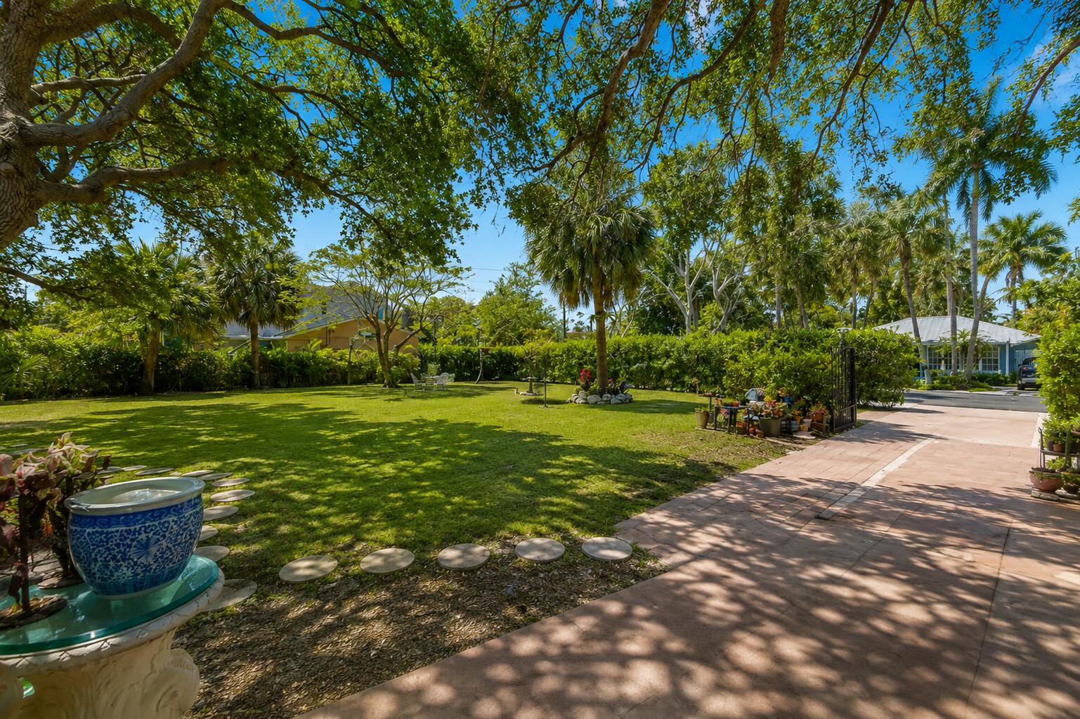 LAKE WORTH TOWN OF - Residential