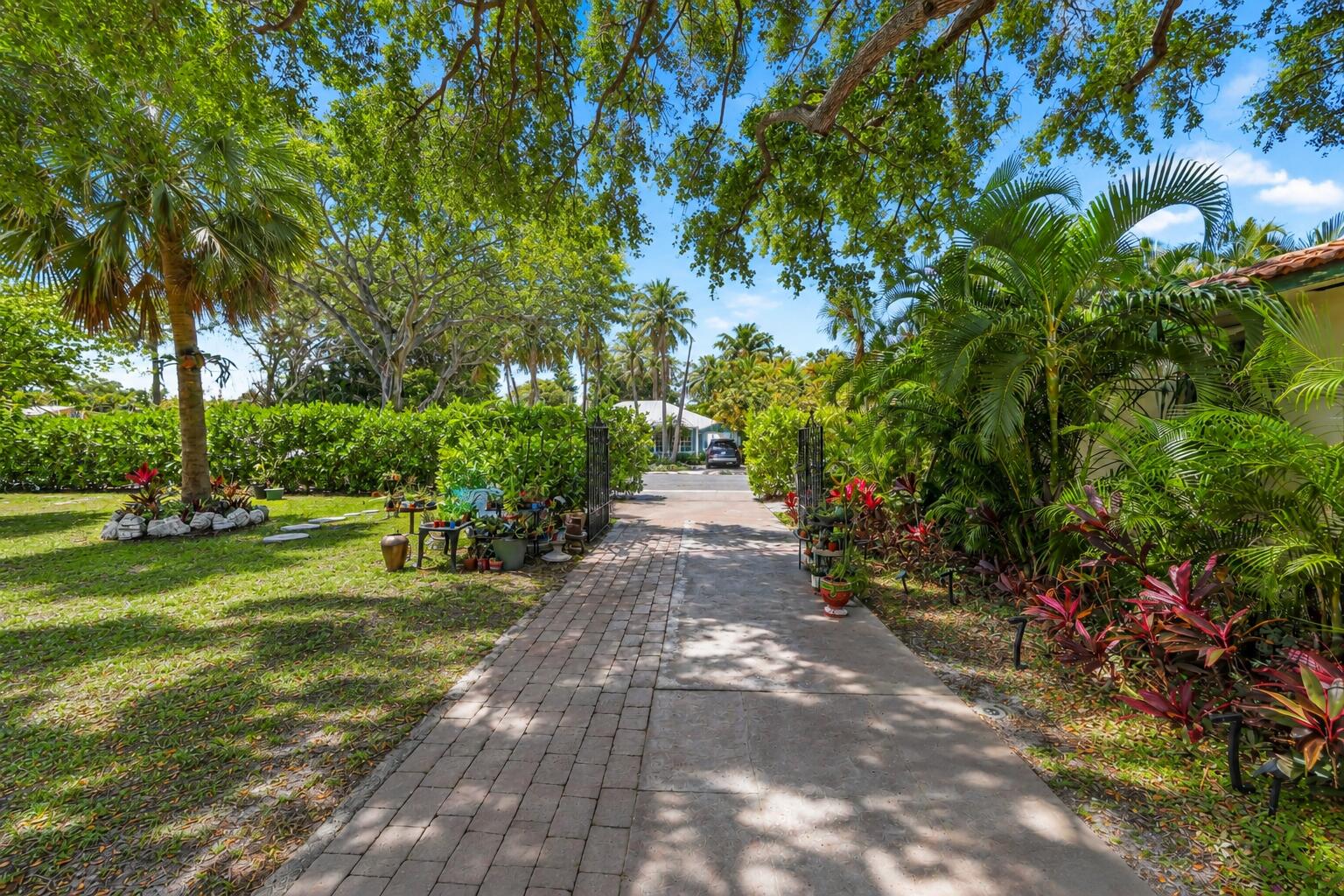 LAKE WORTH TOWN OF - Residential