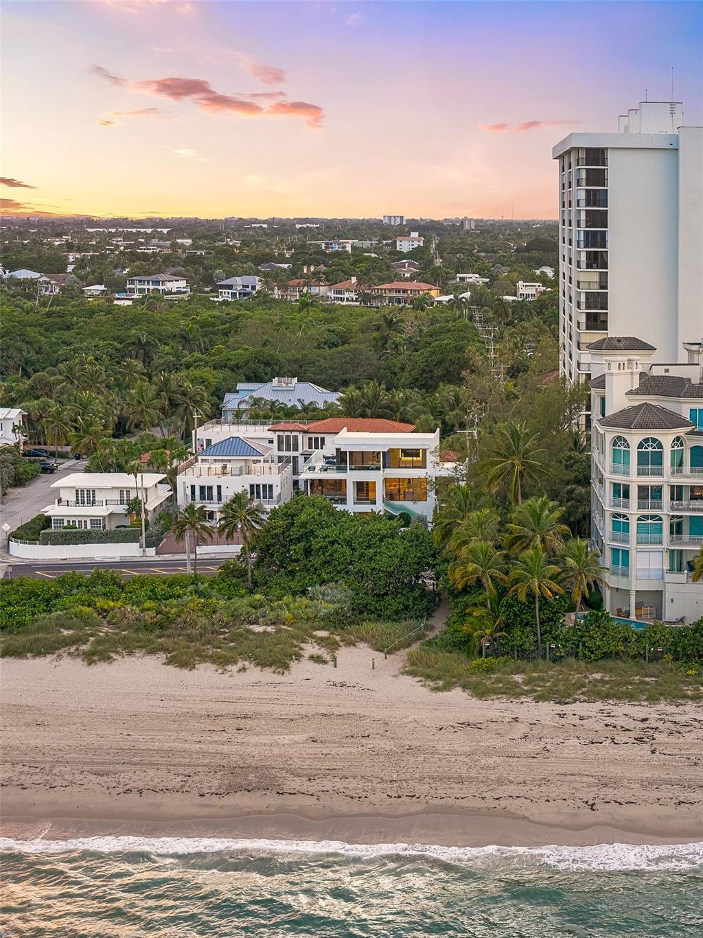 Photo of 1813 N Fort Lauderdale Beach Blvd, Fort Lauderdale, FL 33305 (MLS # F10533620)