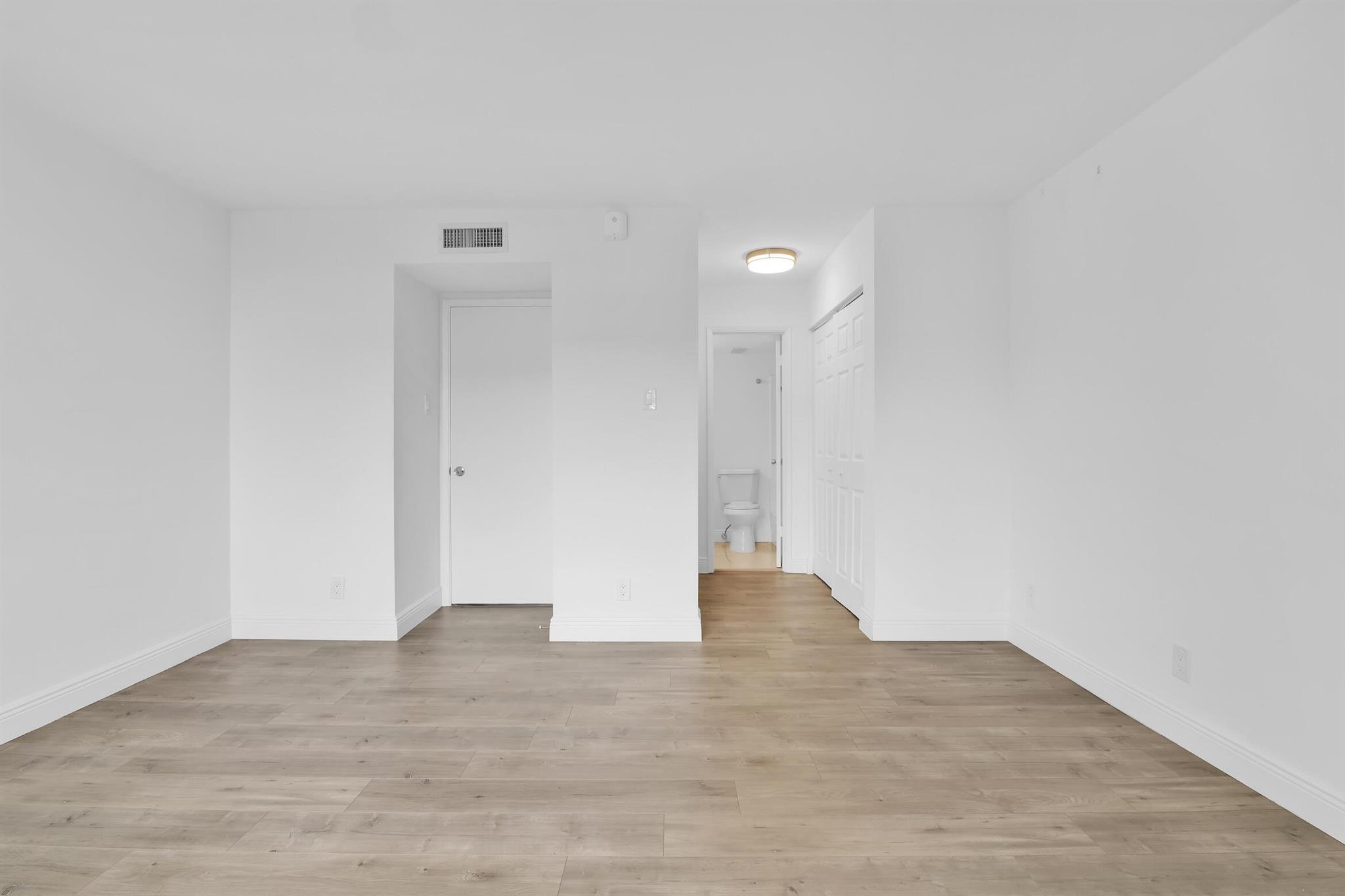 POINTE CONDO - Residential