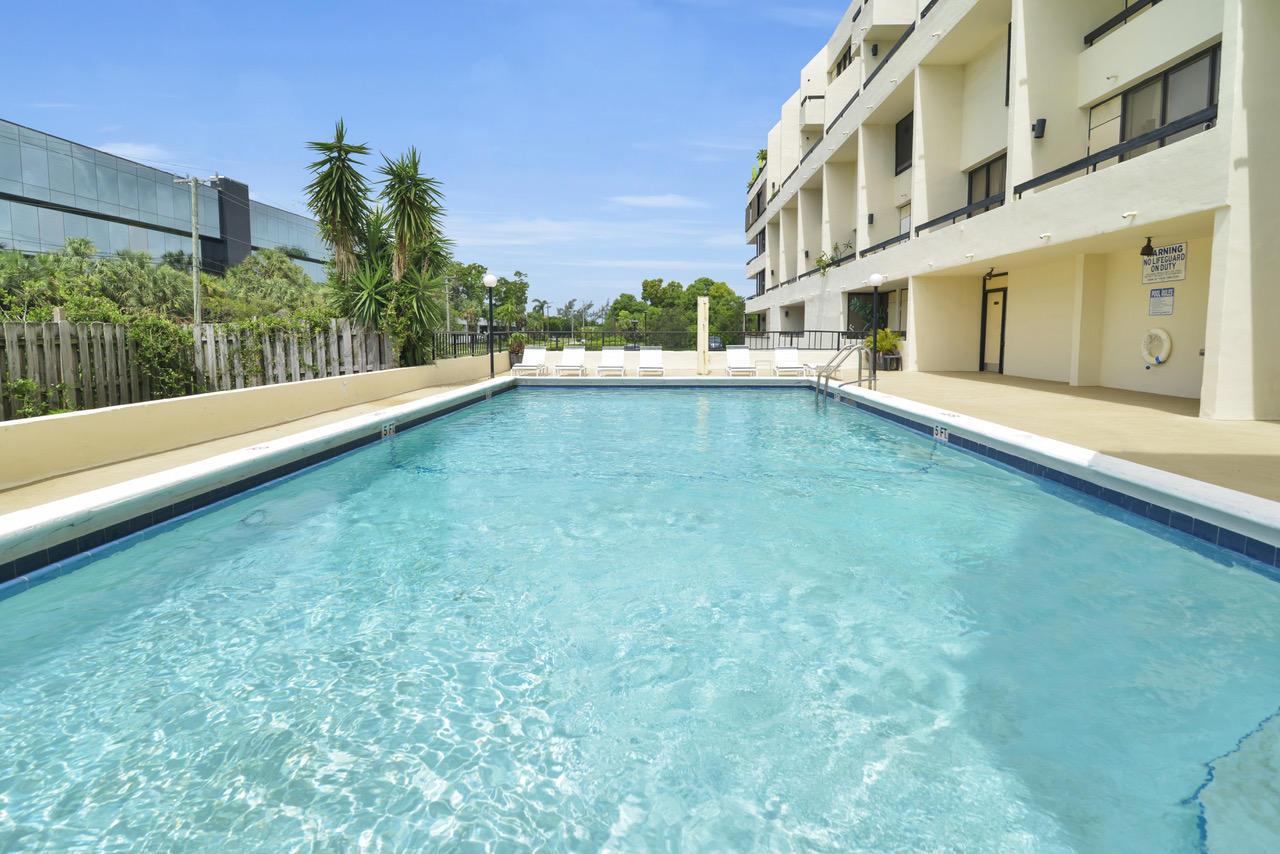 POINTE CONDO - Residential