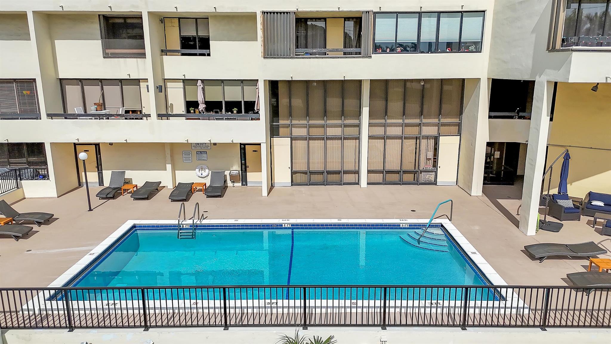 POINTE CONDO - Residential