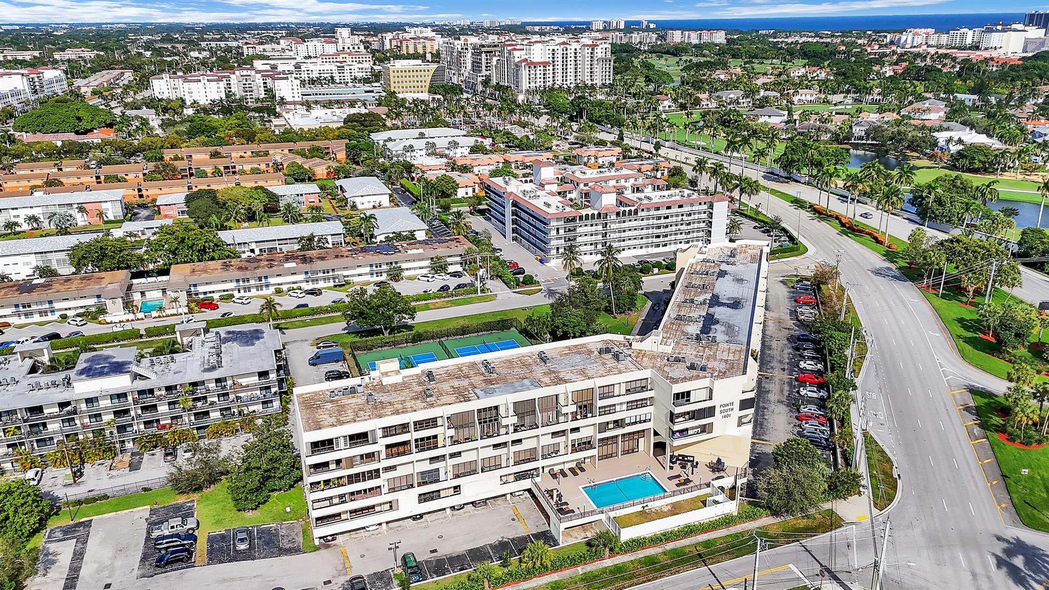 POINTE CONDO - Residential