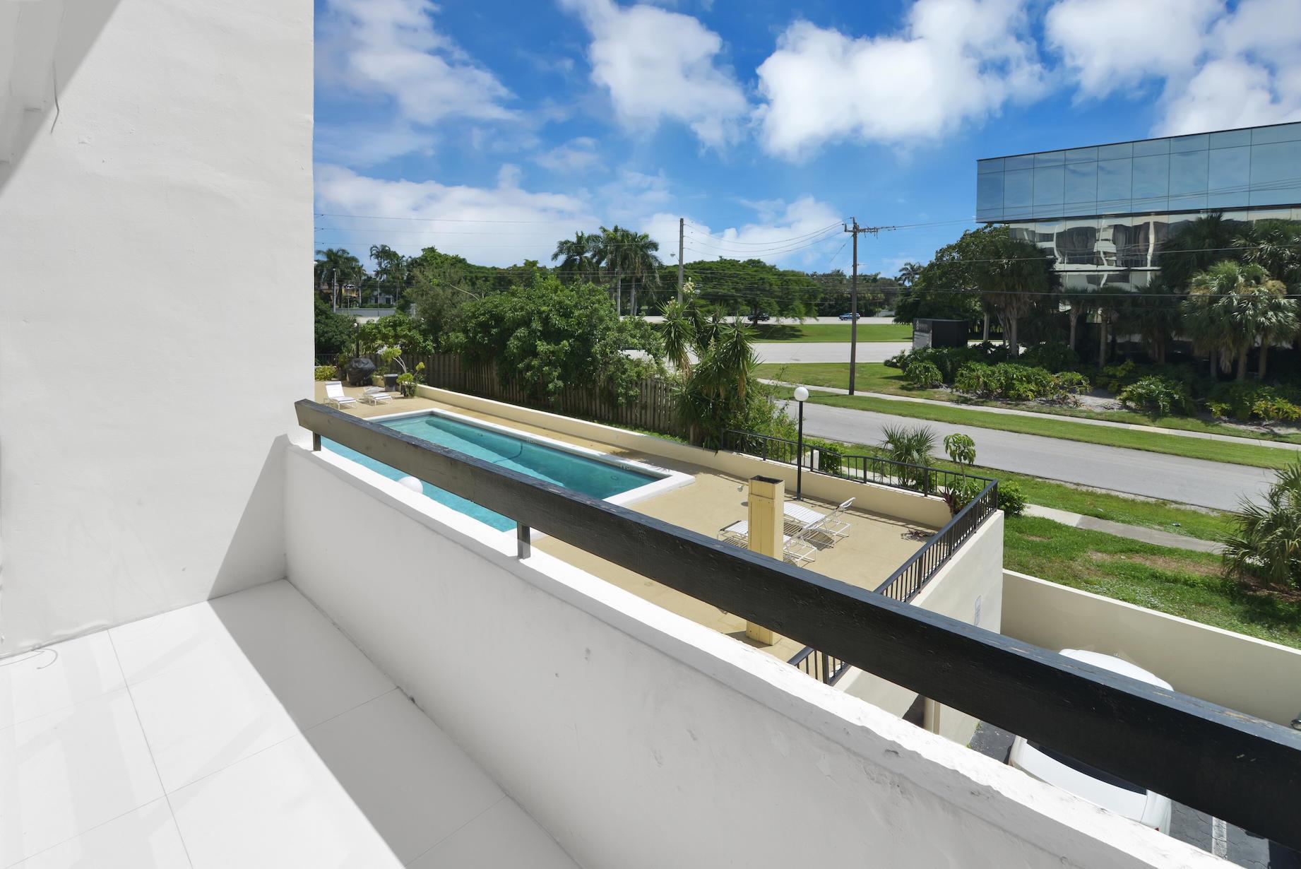 POINTE CONDO - Residential