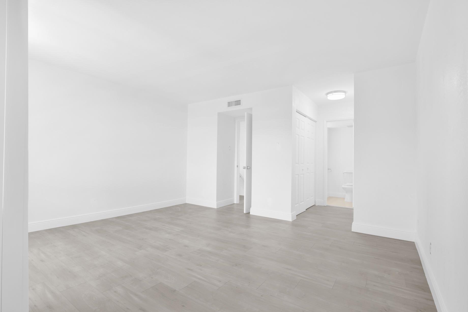 POINTE CONDO - Residential