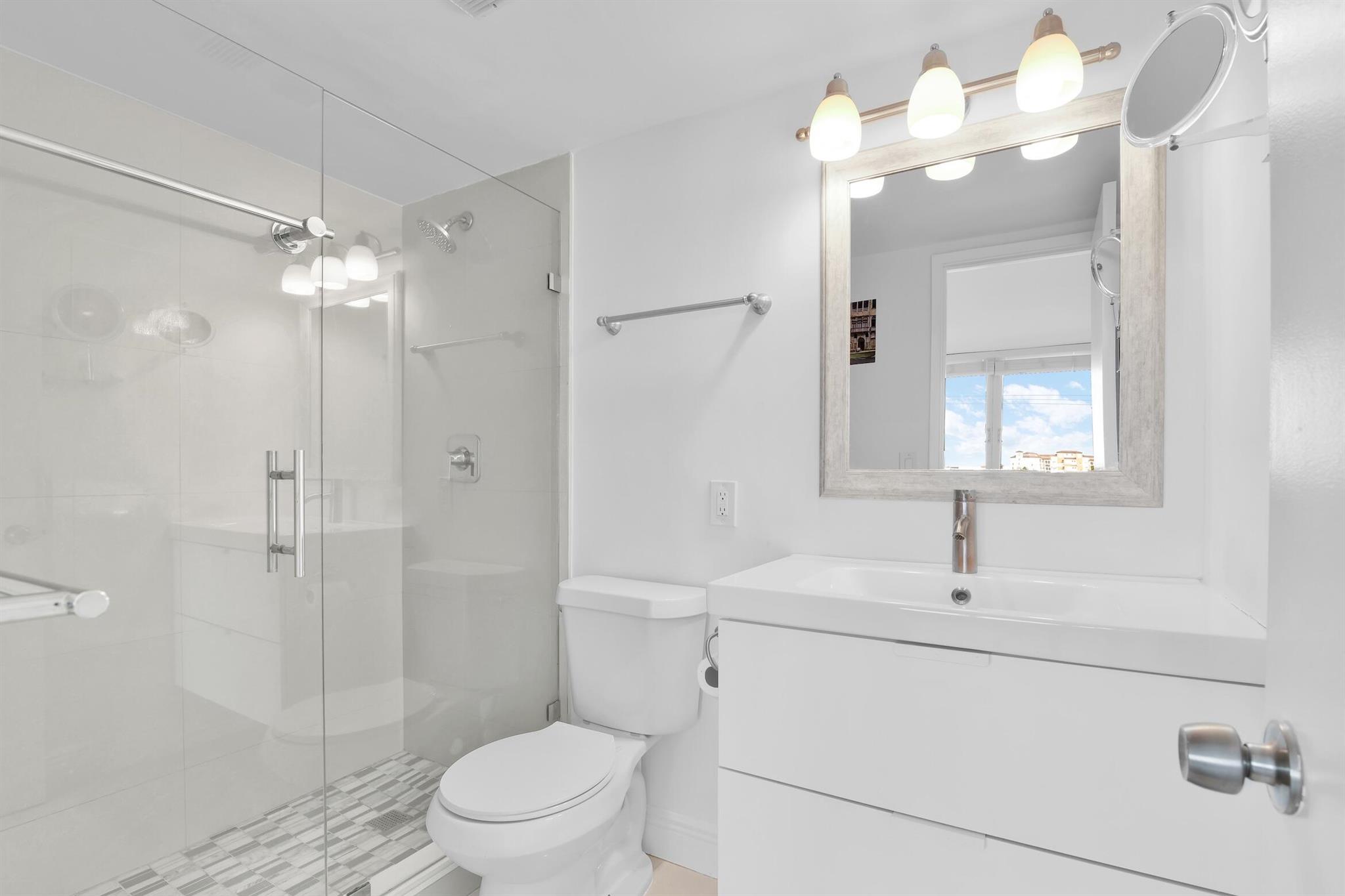 POINTE CONDO - Residential