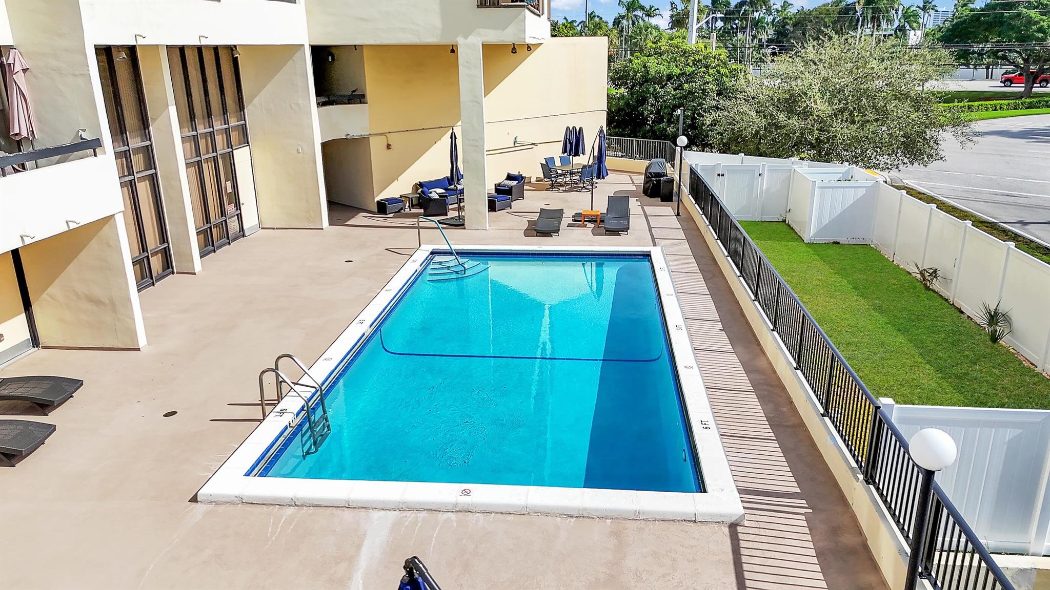 POINTE CONDO - Residential