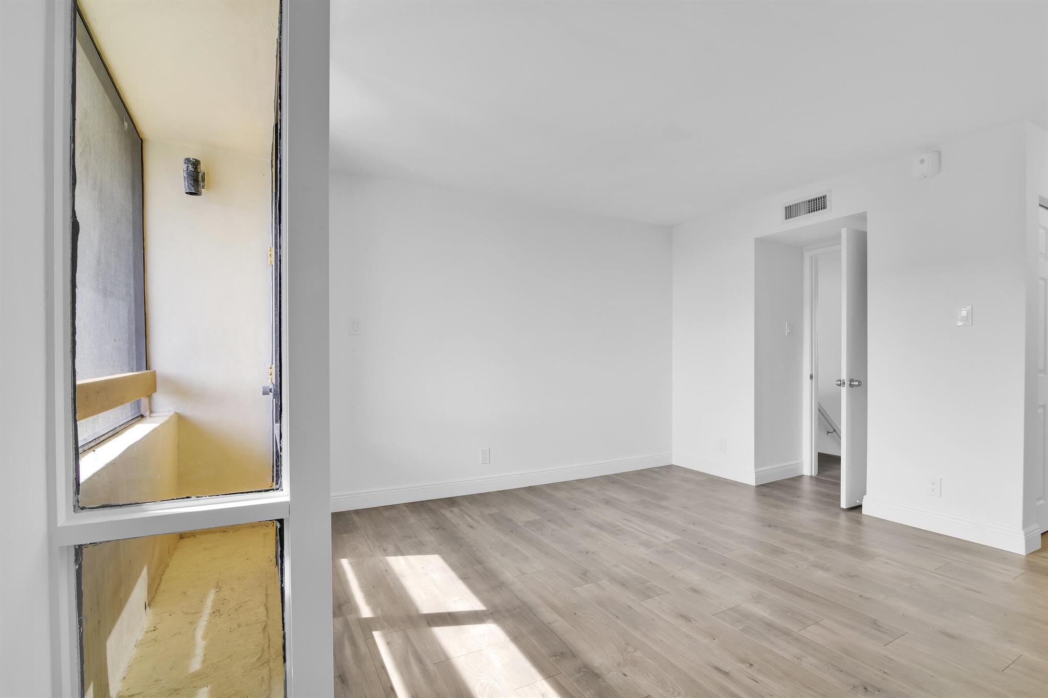 POINTE CONDO - Residential