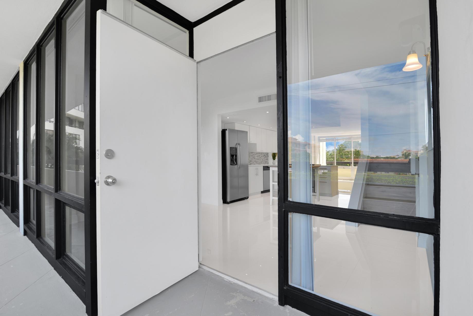 POINTE CONDO - Residential