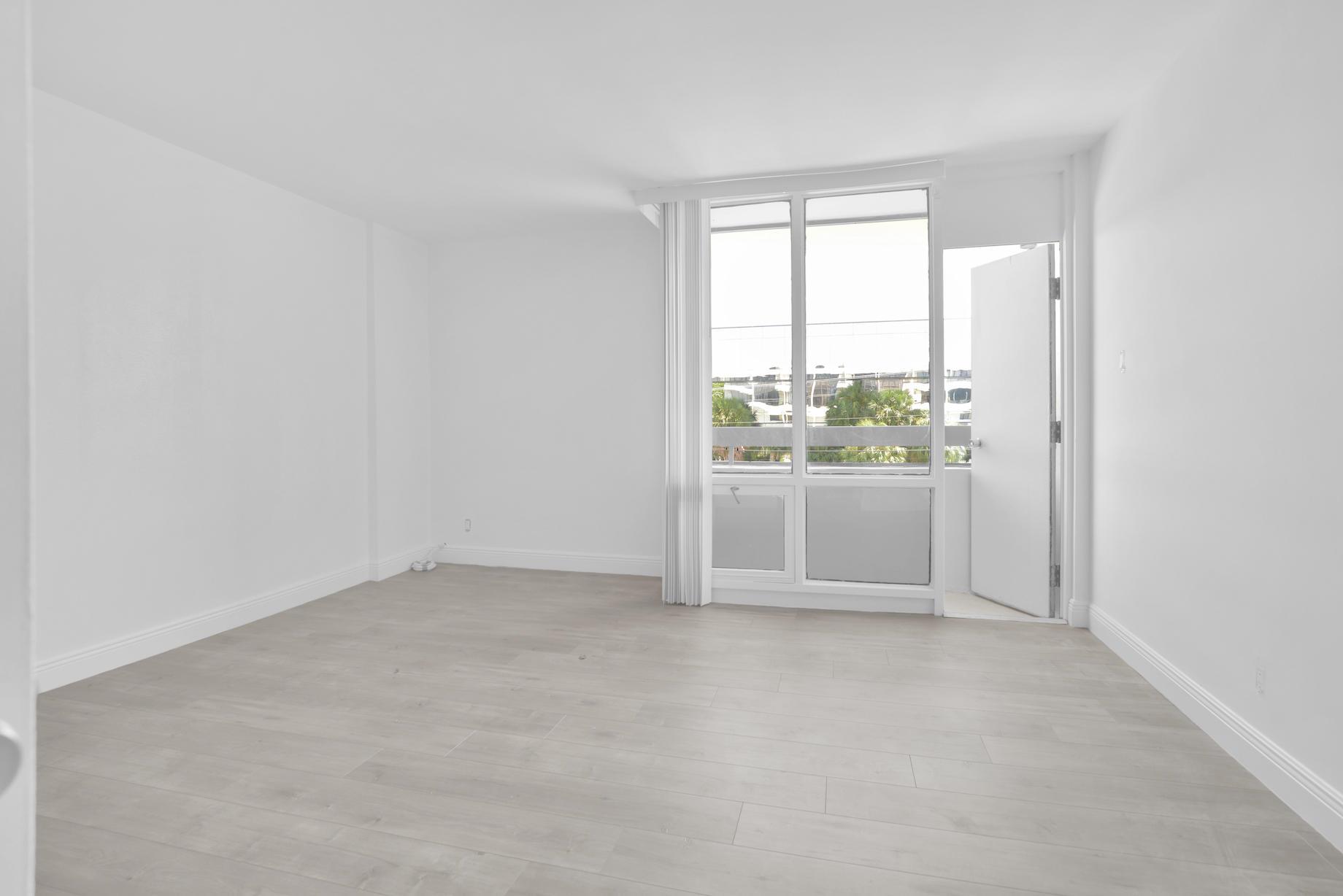 POINTE CONDO - Residential