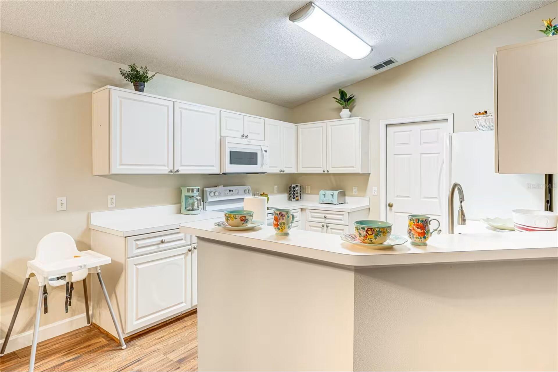 LAKESIDE AT BASS LAKE - Residential