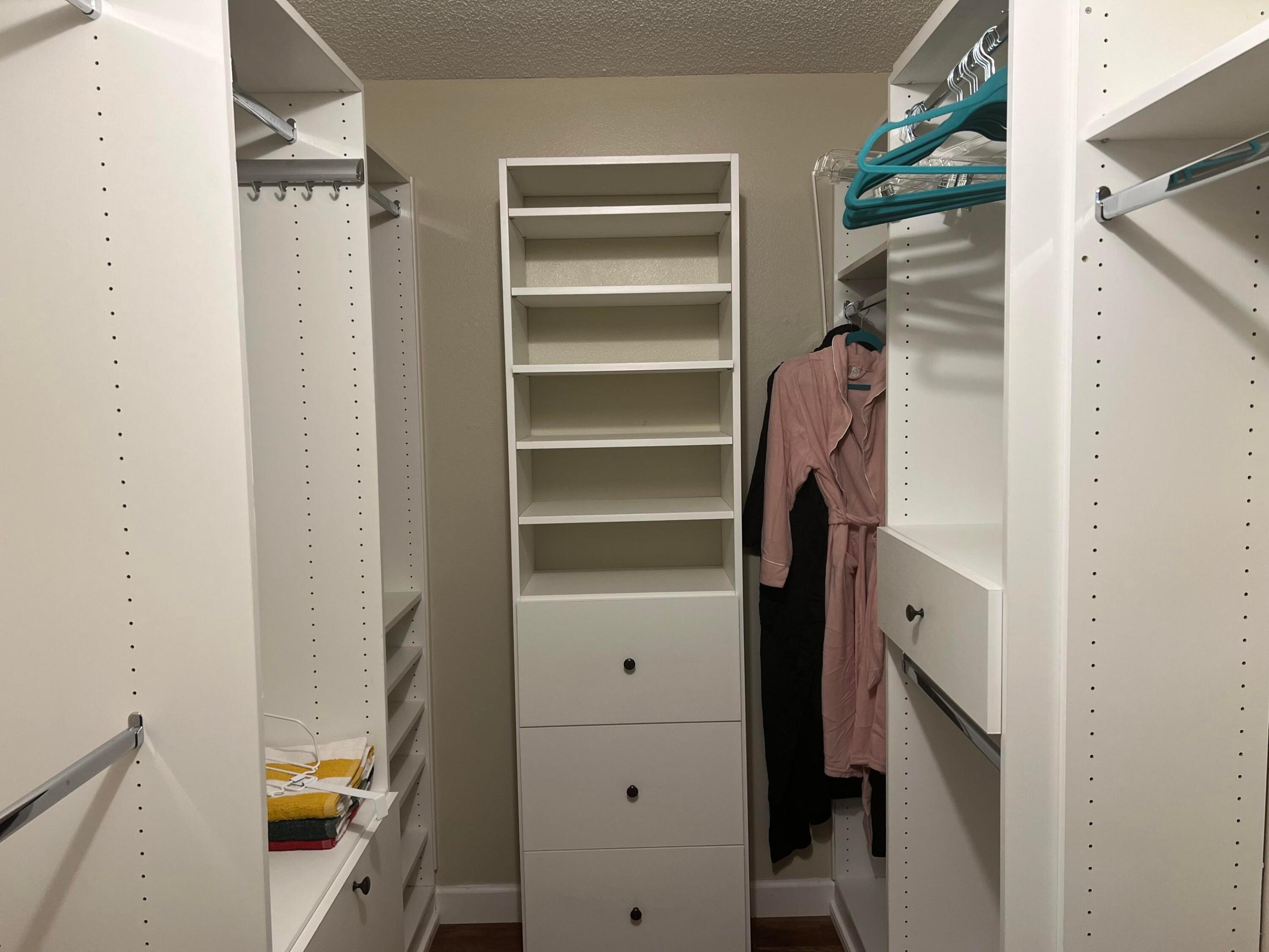 LAKESIDE AT BASS LAKE - Residential