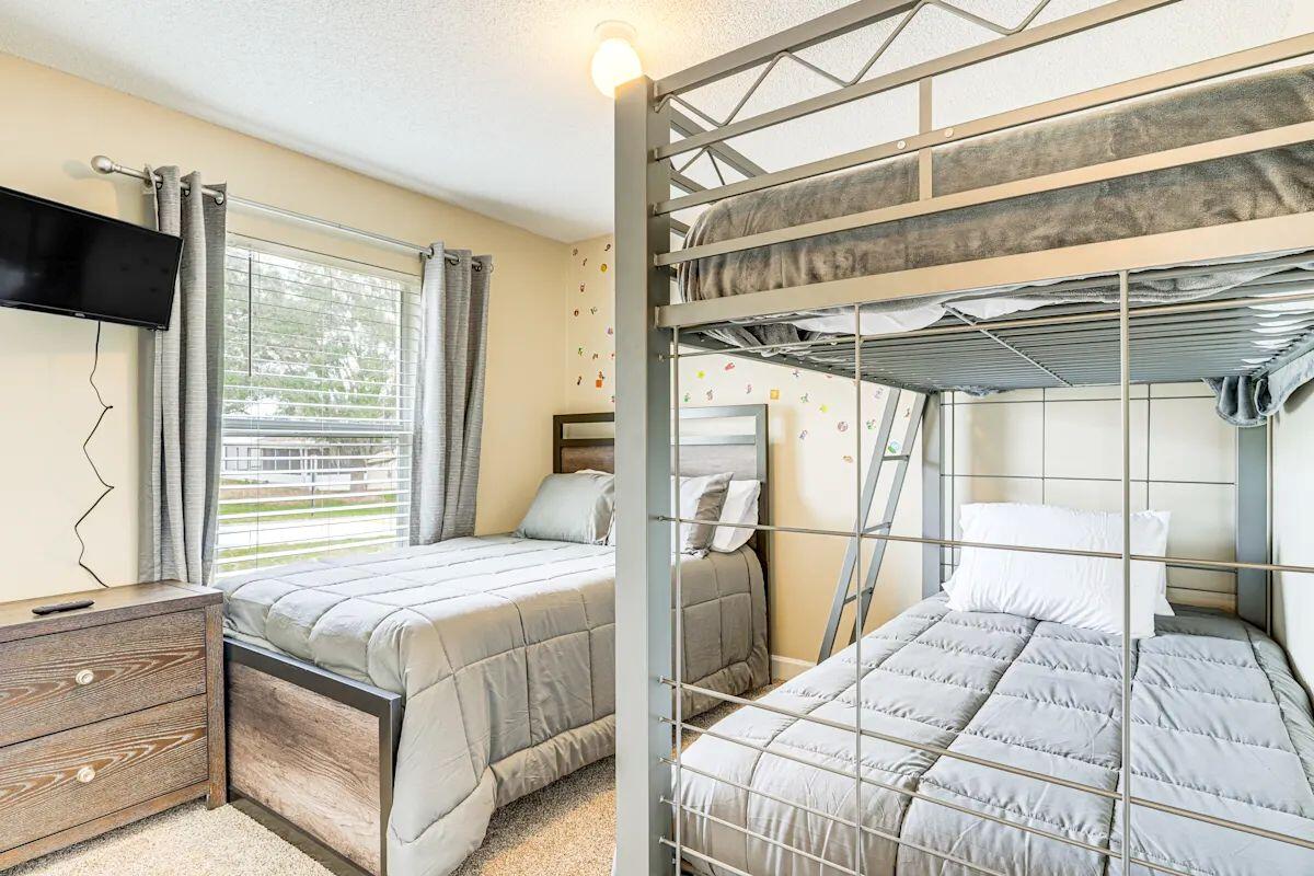 LAKESIDE AT BASS LAKE - Residential